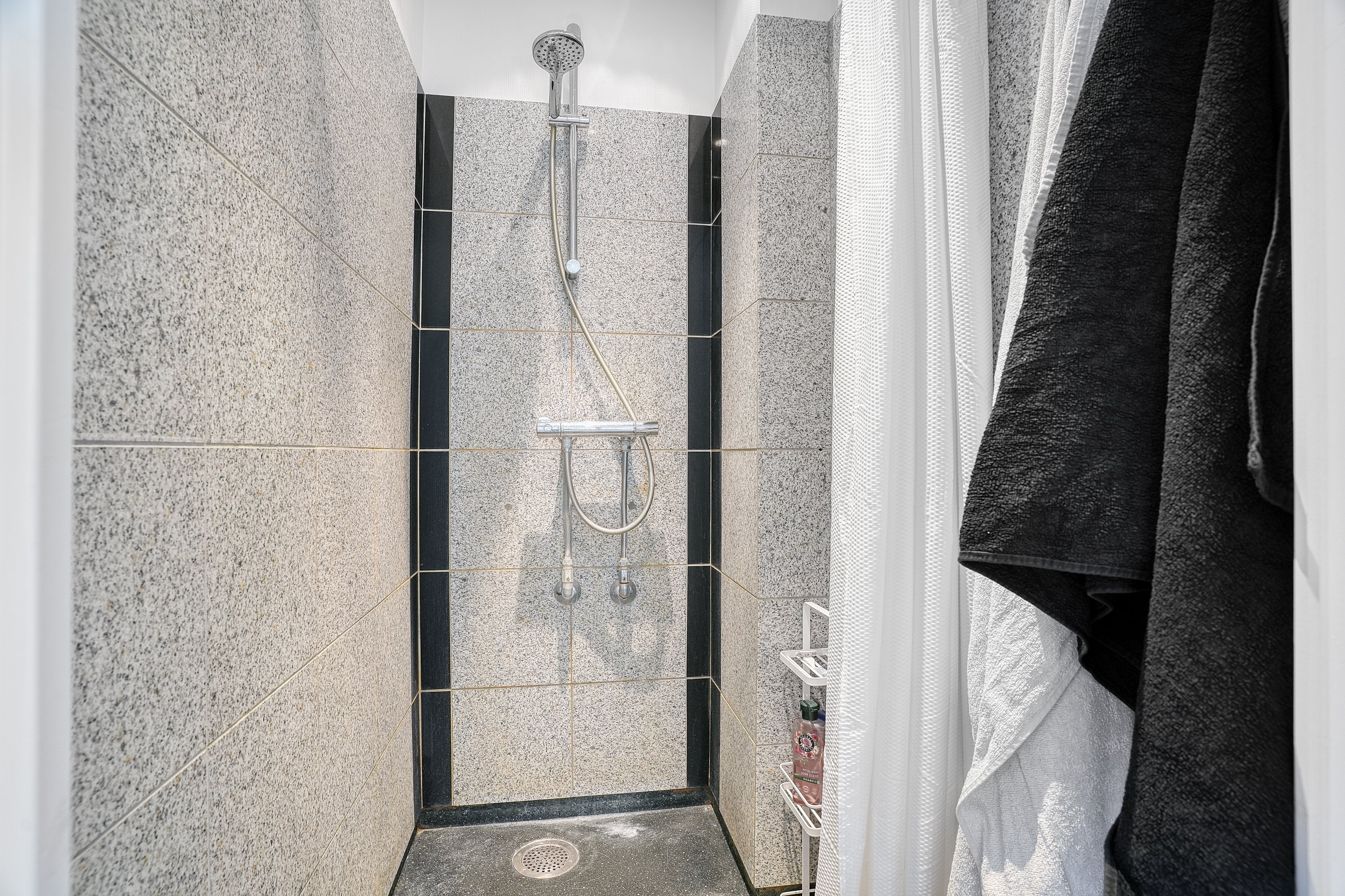 Fremhævet badeværelse billede i fuldskærmstilstand. Billede af Holsteinsgade 42, 5. tv., 2100 København Ø