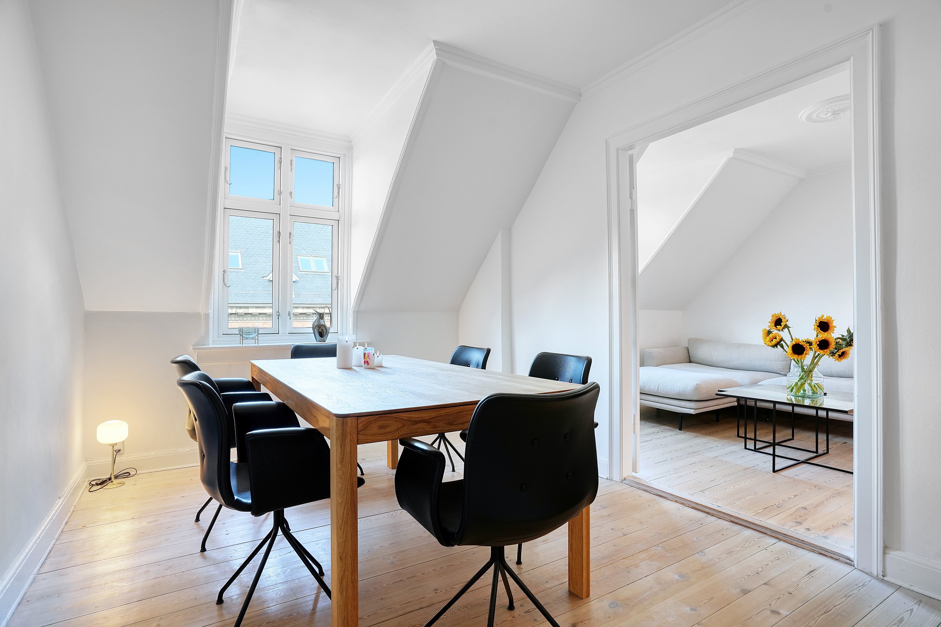 Fremhævet spisestue billede i fuldskærmstilstand. Billede af Holsteinsgade 42, 5. tv., 2100 København Ø
