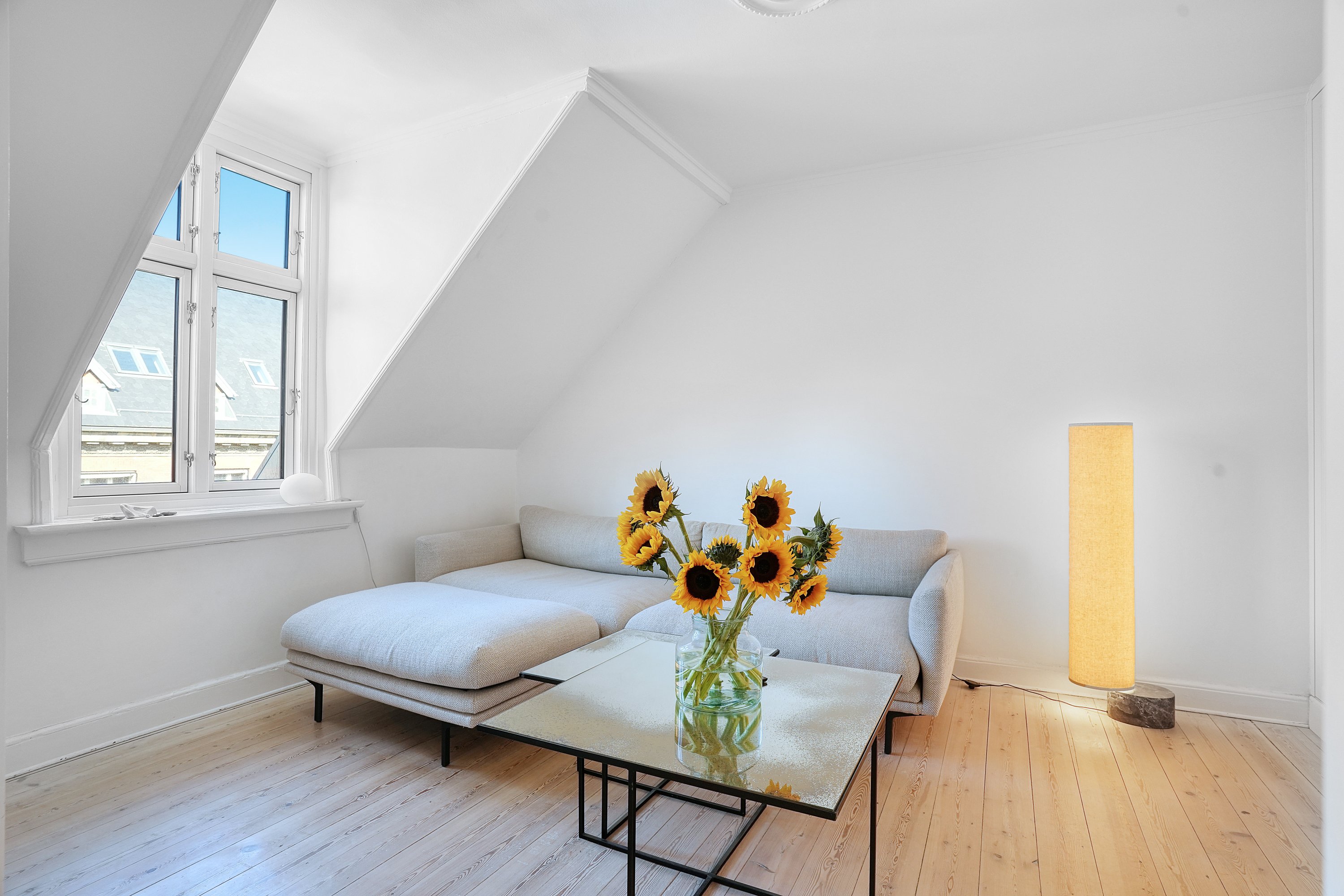 Fremhævet stue billede i fuldskærmstilstand. Billede af Holsteinsgade 42, 5. tv., 2100 København Ø