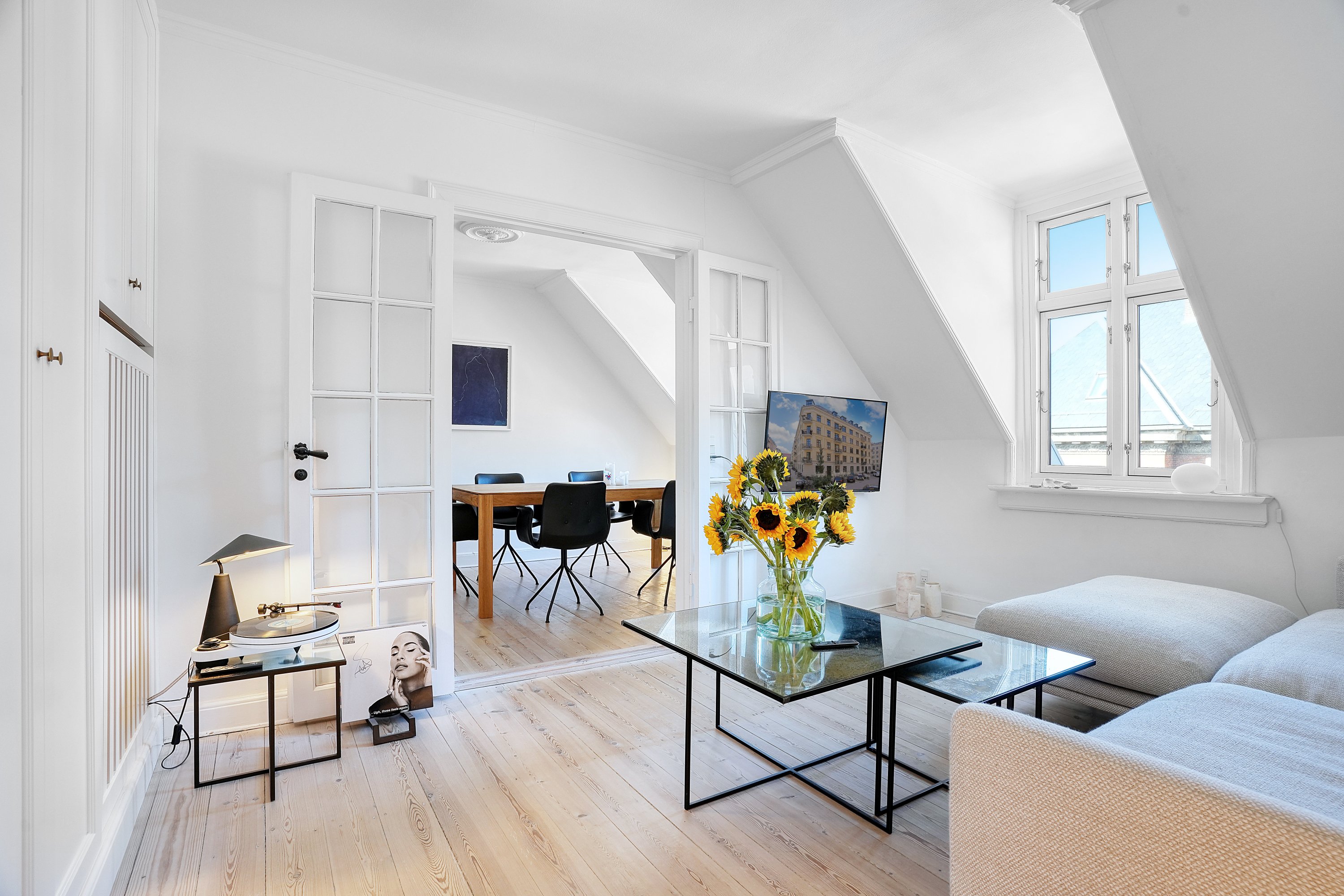 Fremhævet stue billede i fuldskærmstilstand. Billede af Holsteinsgade 42, 5. tv., 2100 København Ø