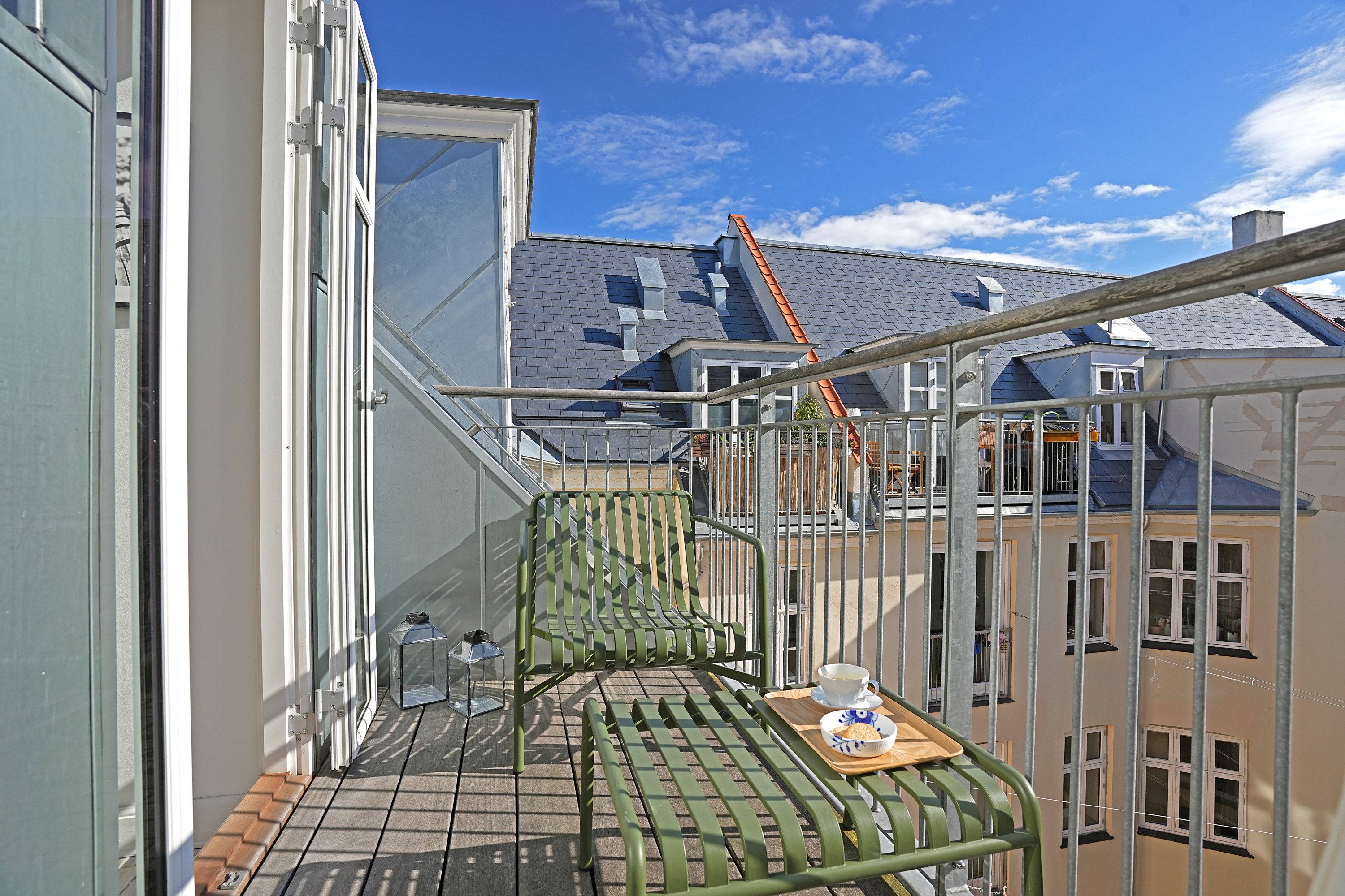 Miniaturebillede 1: altan. Billede af Holsteinsgade 42, 5. tv., 2100 København Ø