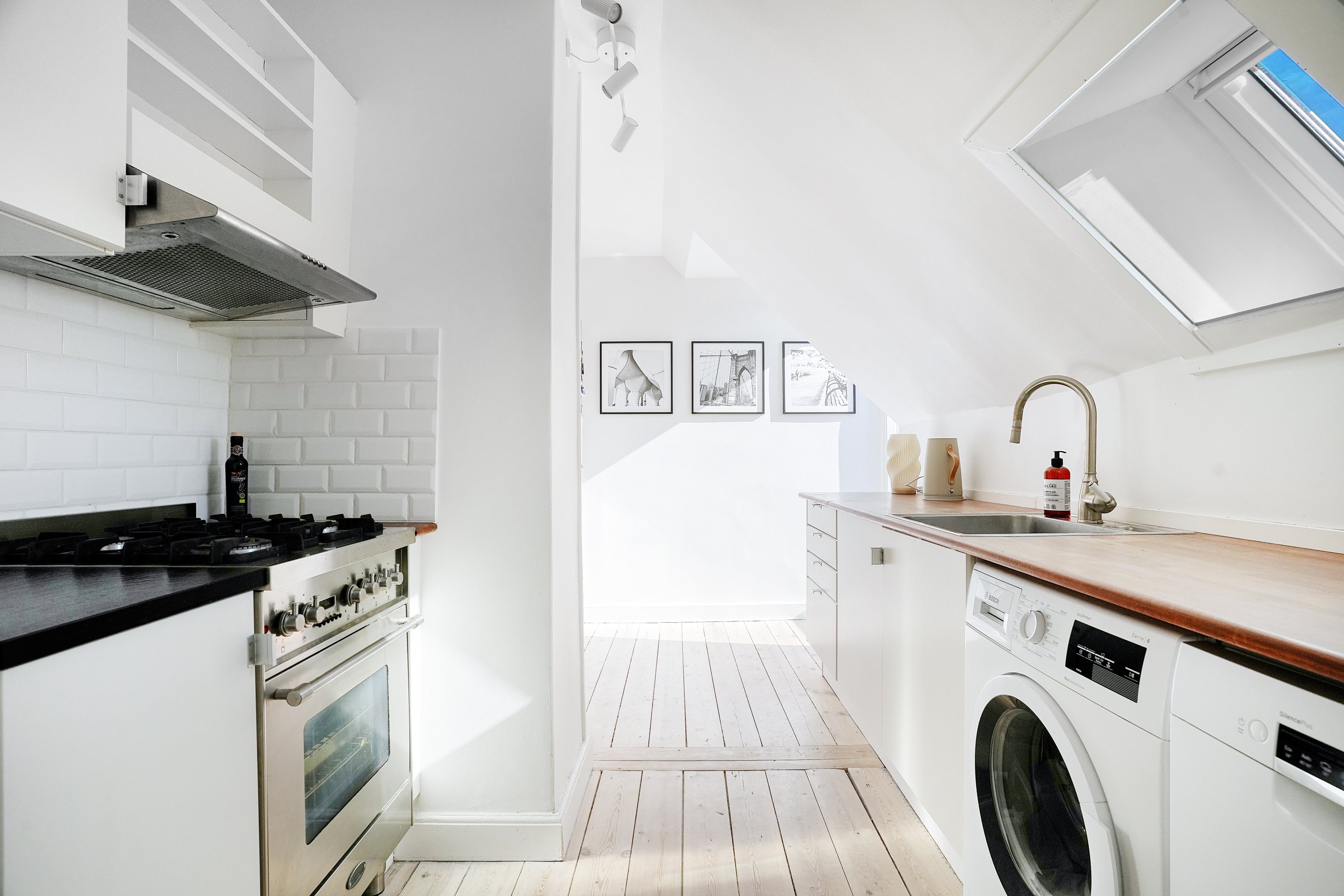 Fremhævet køkken billede i fuldskærmstilstand. Billede af Holsteinsgade 42, 5. tv., 2100 København Ø