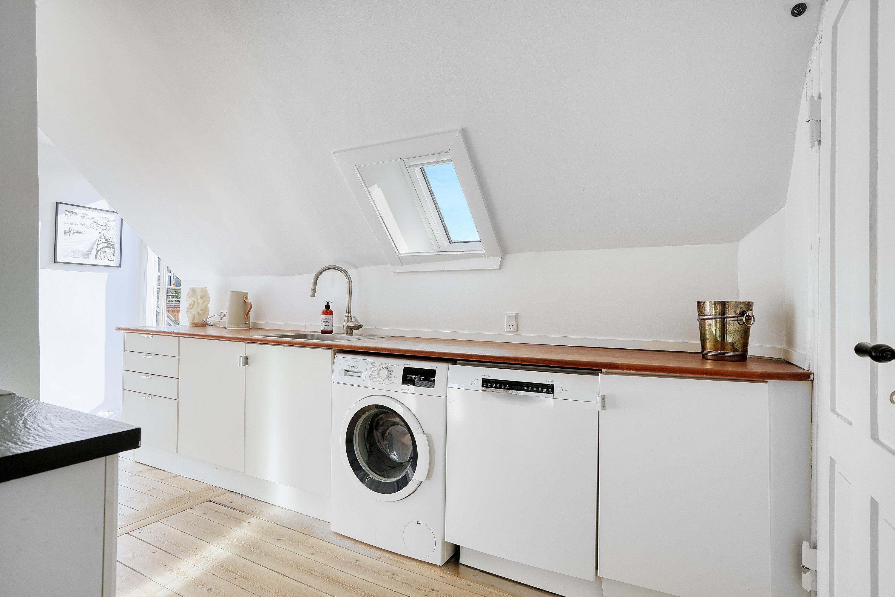 Fremhævet køkken billede i fuldskærmstilstand. Billede af Holsteinsgade 42, 5. tv., 2100 København Ø