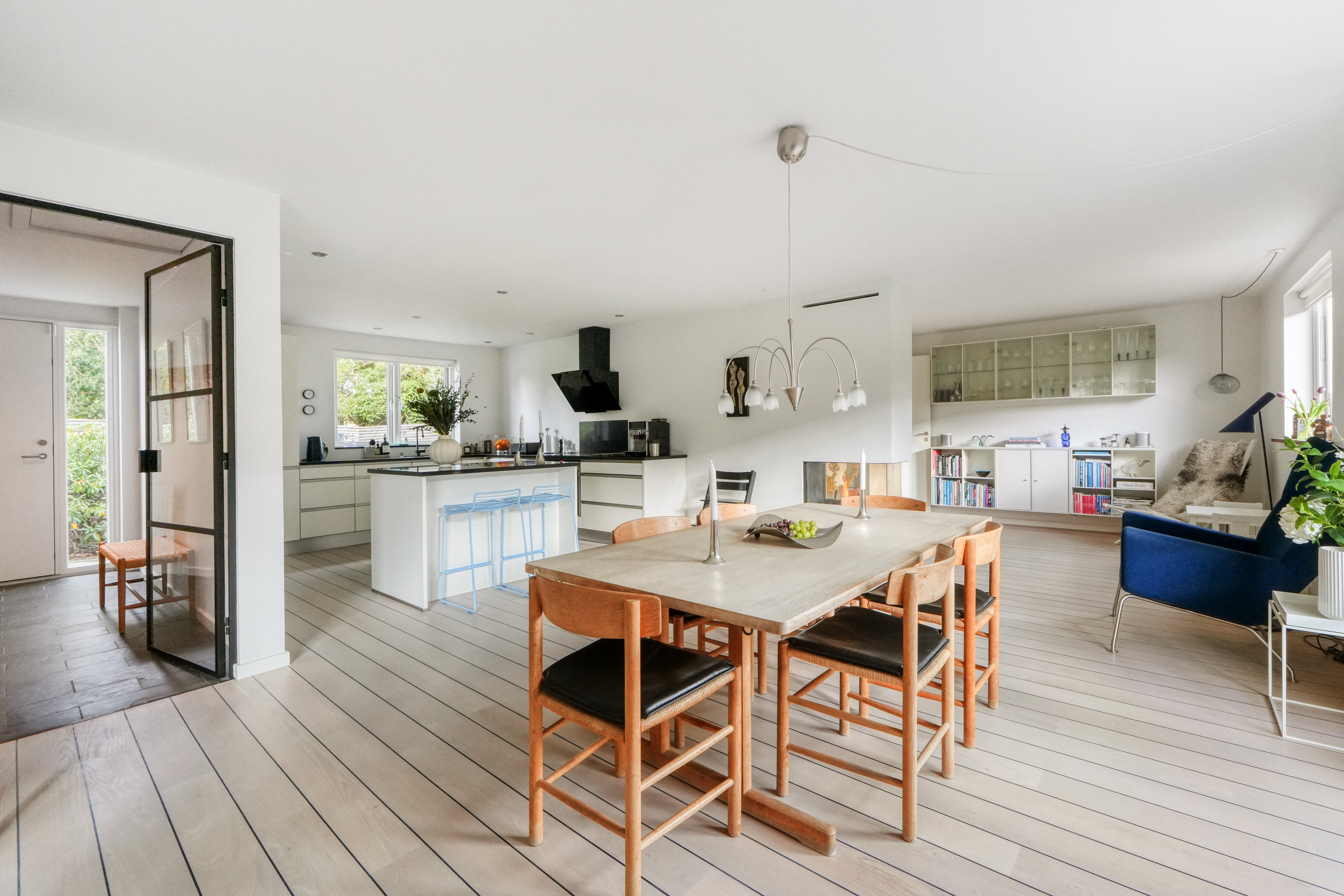 Fremhævet andet billede i fuldskærmstilstand. Billede af Sjælsøvej 57, 3460 Birkerød