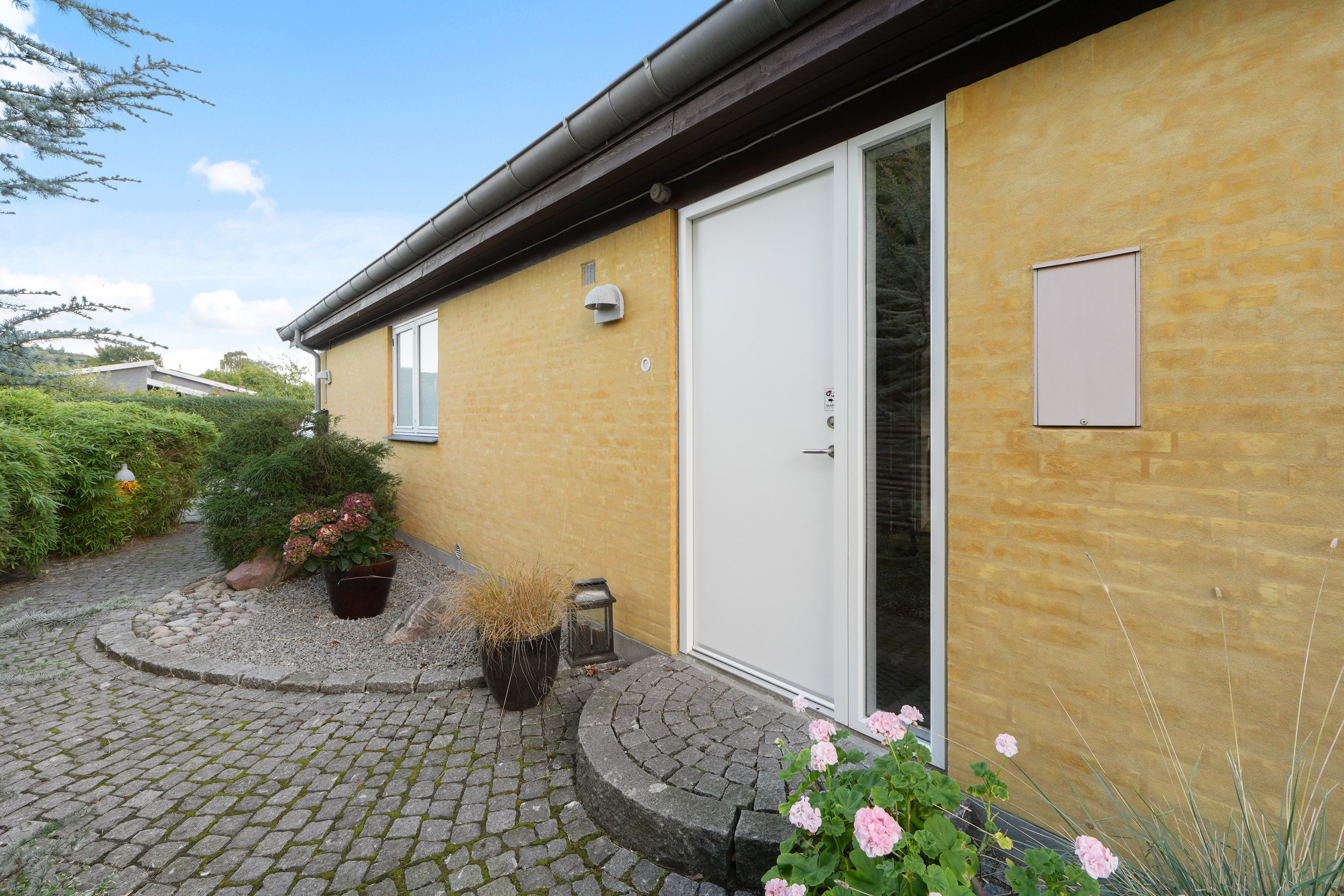 Fremhævet andet billede i fuldskærmstilstand. Billede af Sjælsøvej 57, 3460 Birkerød