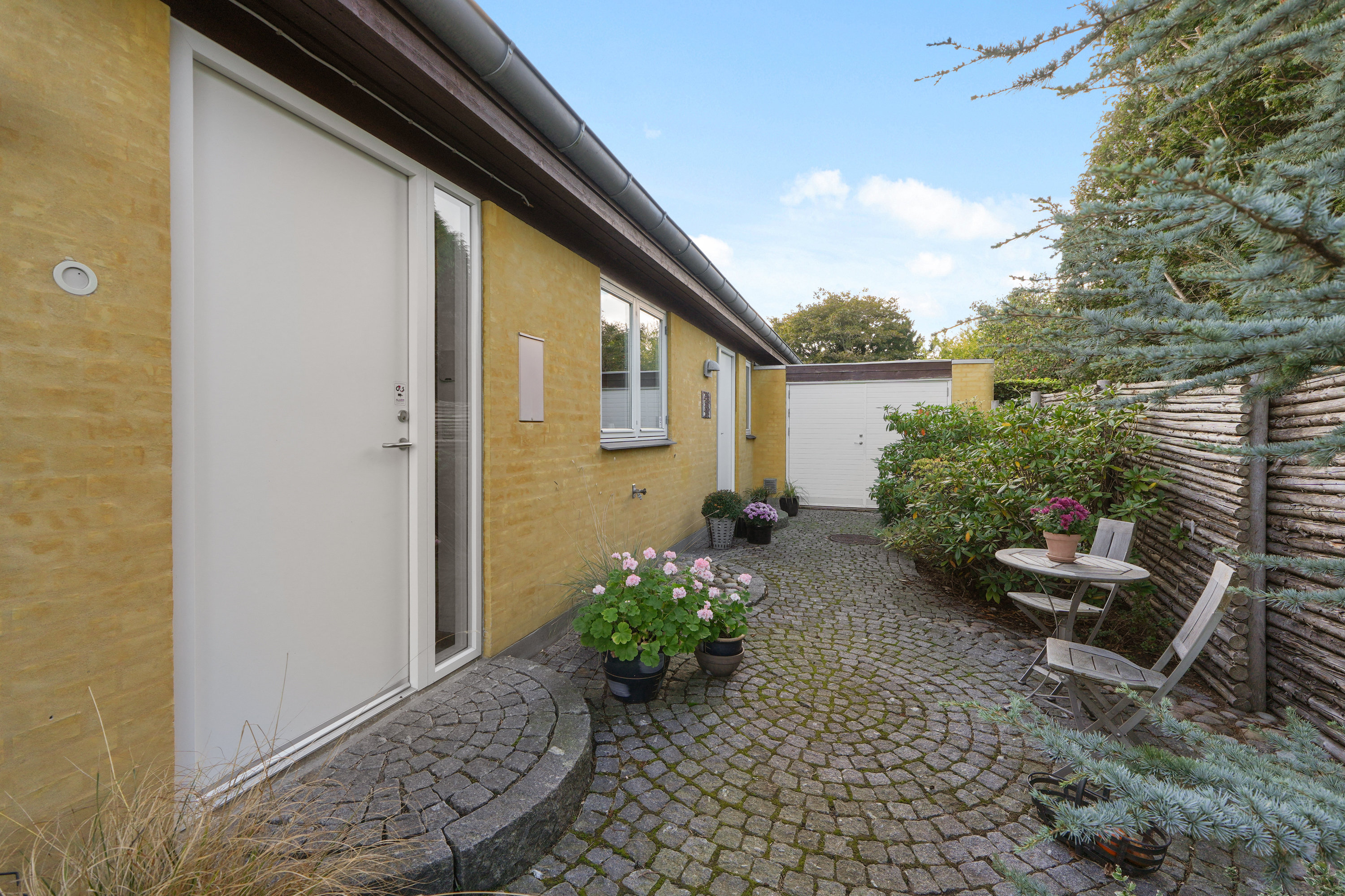 Fremhævet andet billede i fuldskærmstilstand. Billede af Sjælsøvej 57, 3460 Birkerød