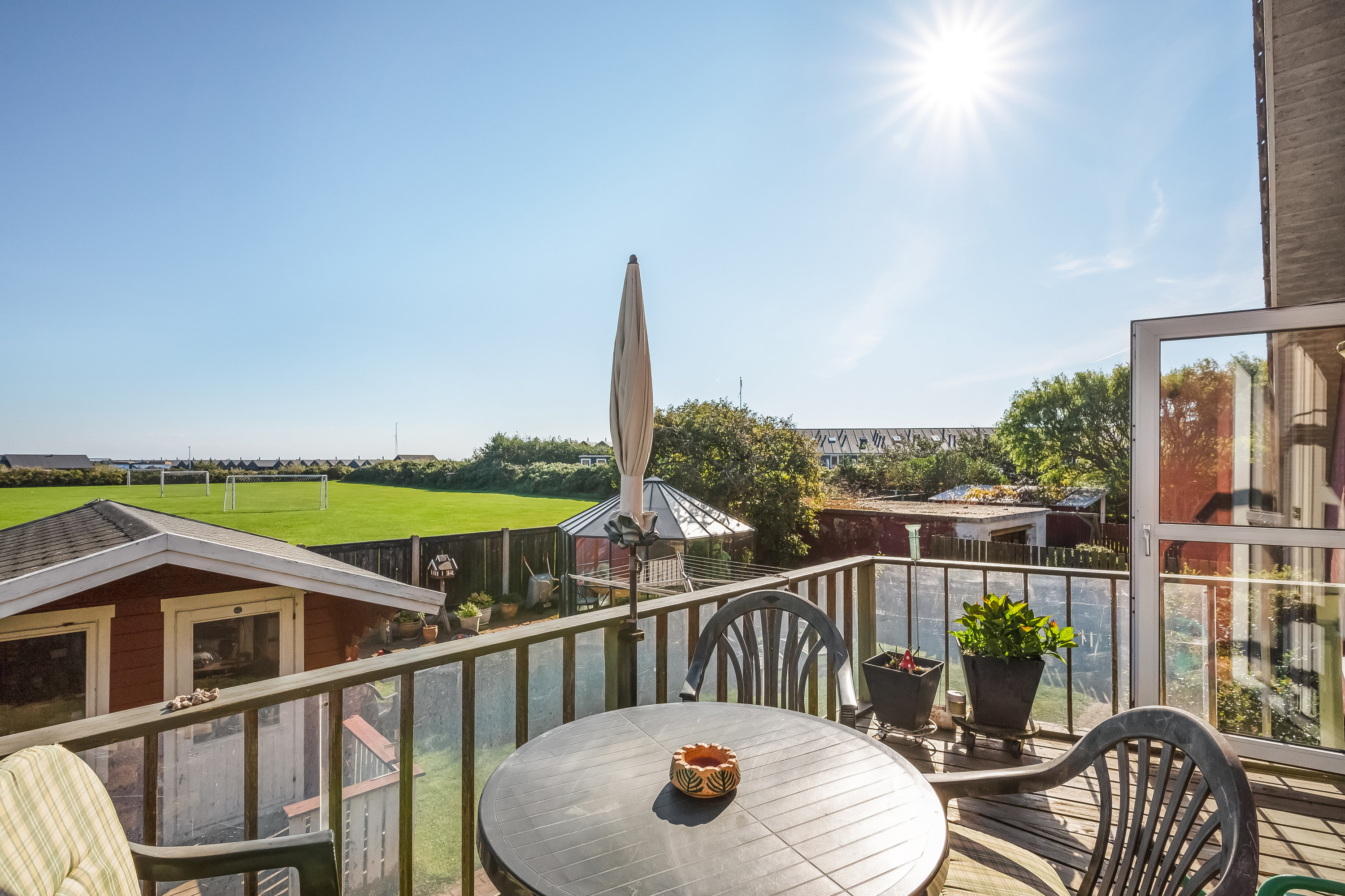 Fremhævet altan billede i fuldskærmstilstand. Billede af Nørregade 8, 6960 Hvide Sande