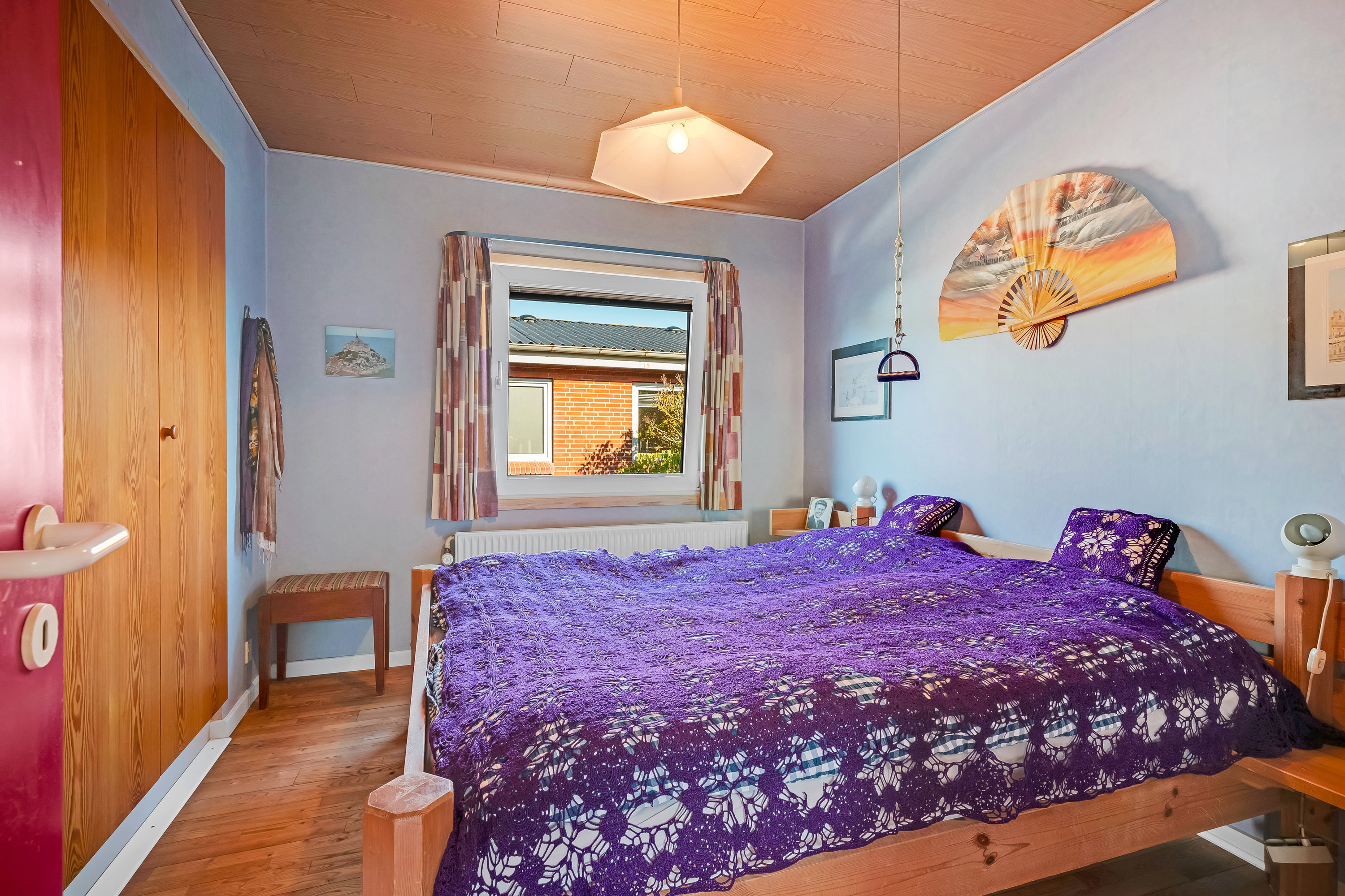 Fremhævet soveværelse billede i fuldskærmstilstand. Billede af Nørregade 8, 6960 Hvide Sande