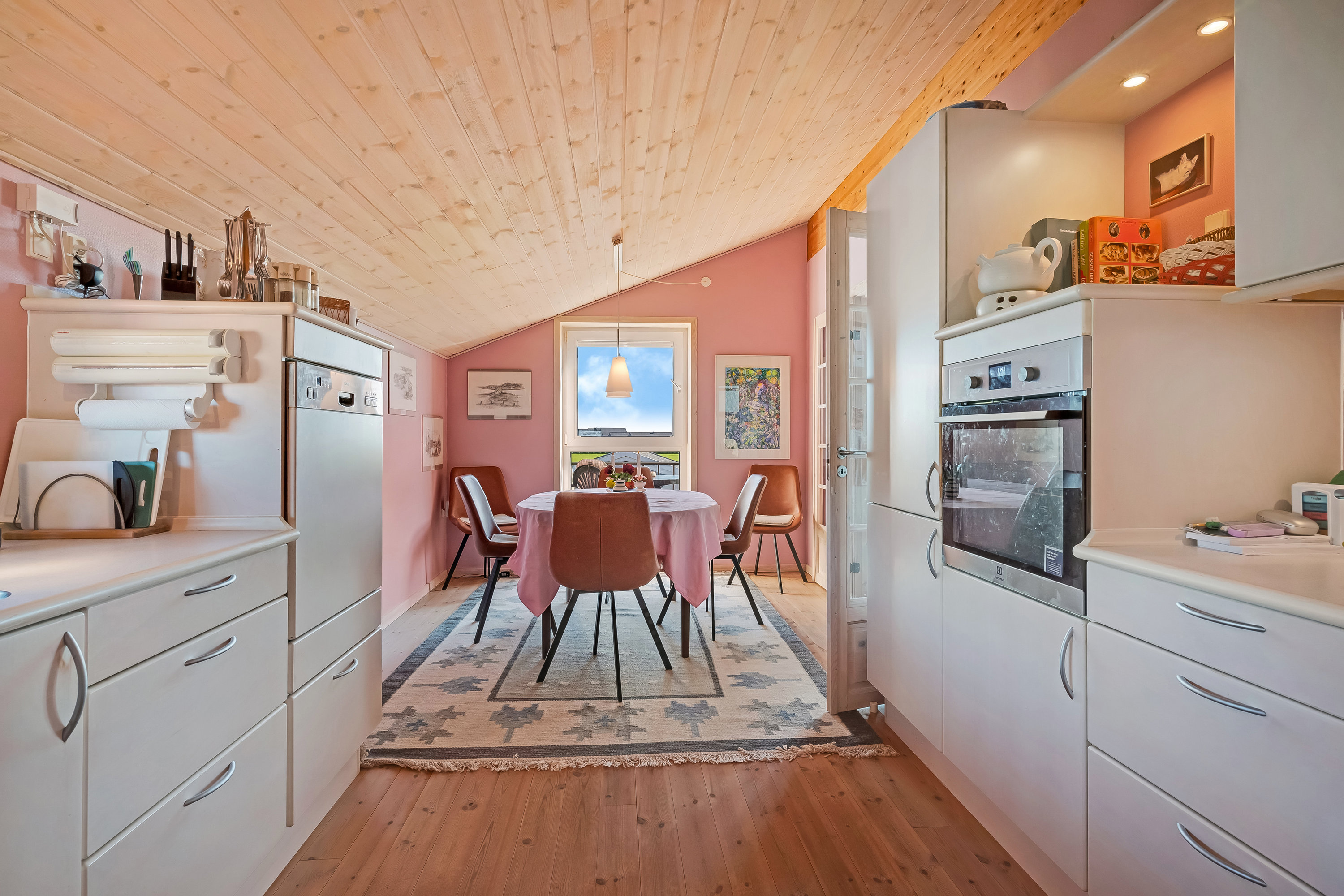 Fremhævet køkken billede i fuldskærmstilstand. Billede af Nørregade 8, 6960 Hvide Sande