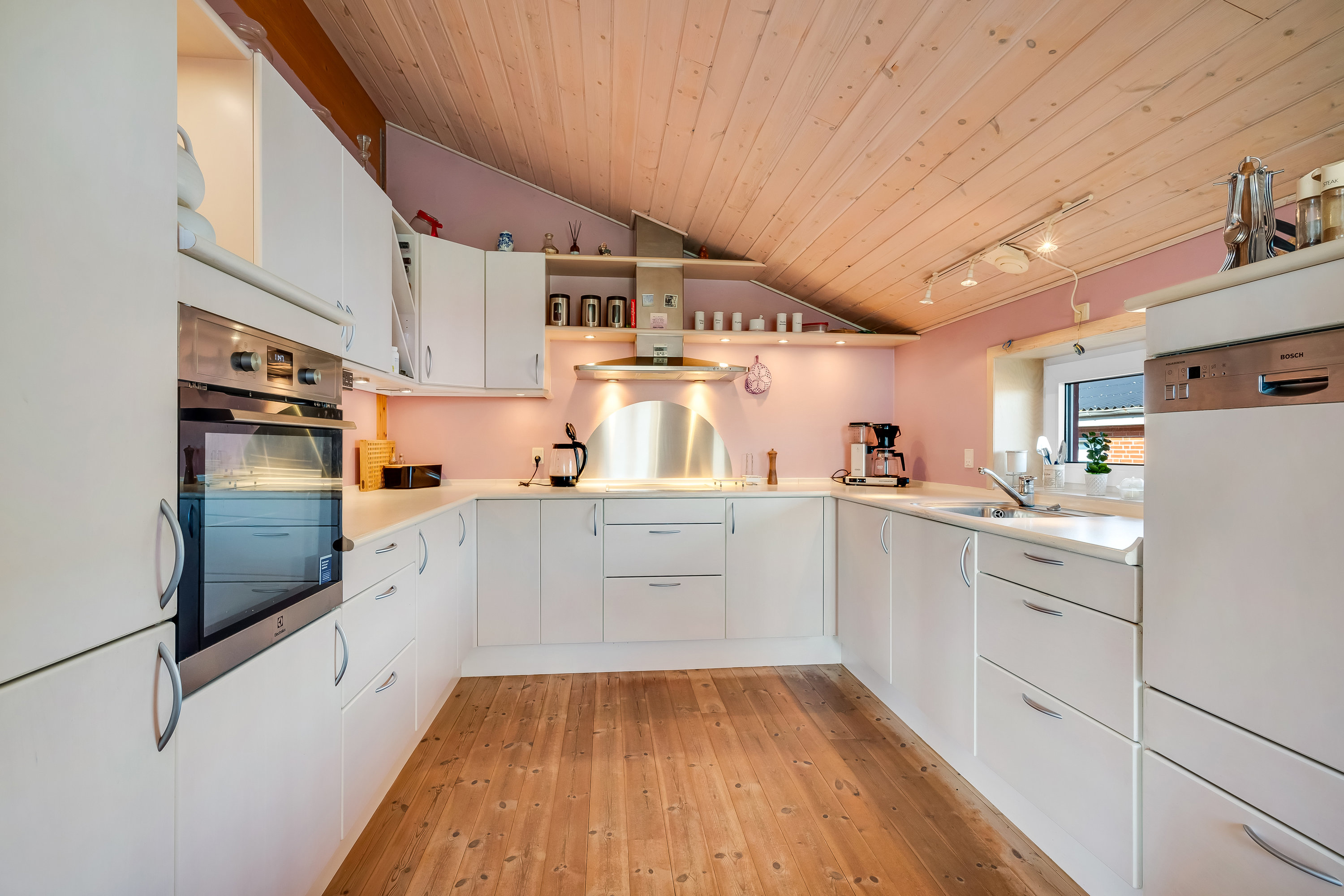 Miniaturebillede 2: køkken. Billede af Nørregade 8, 6960 Hvide Sande