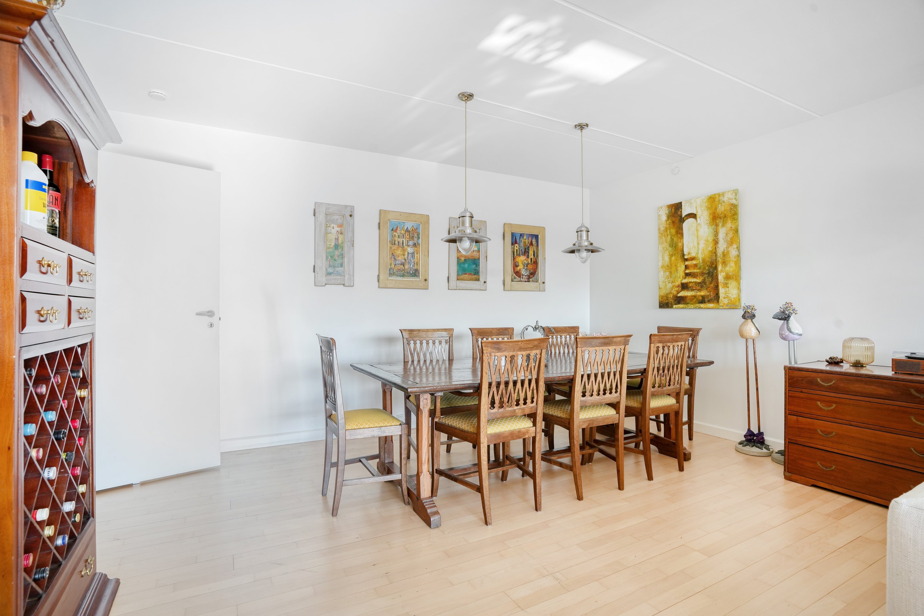 Fremhævet spisestue billede i fuldskærmstilstand. Billede af Hørsholm Park 7, 5. tv., 2970 Hørsholm