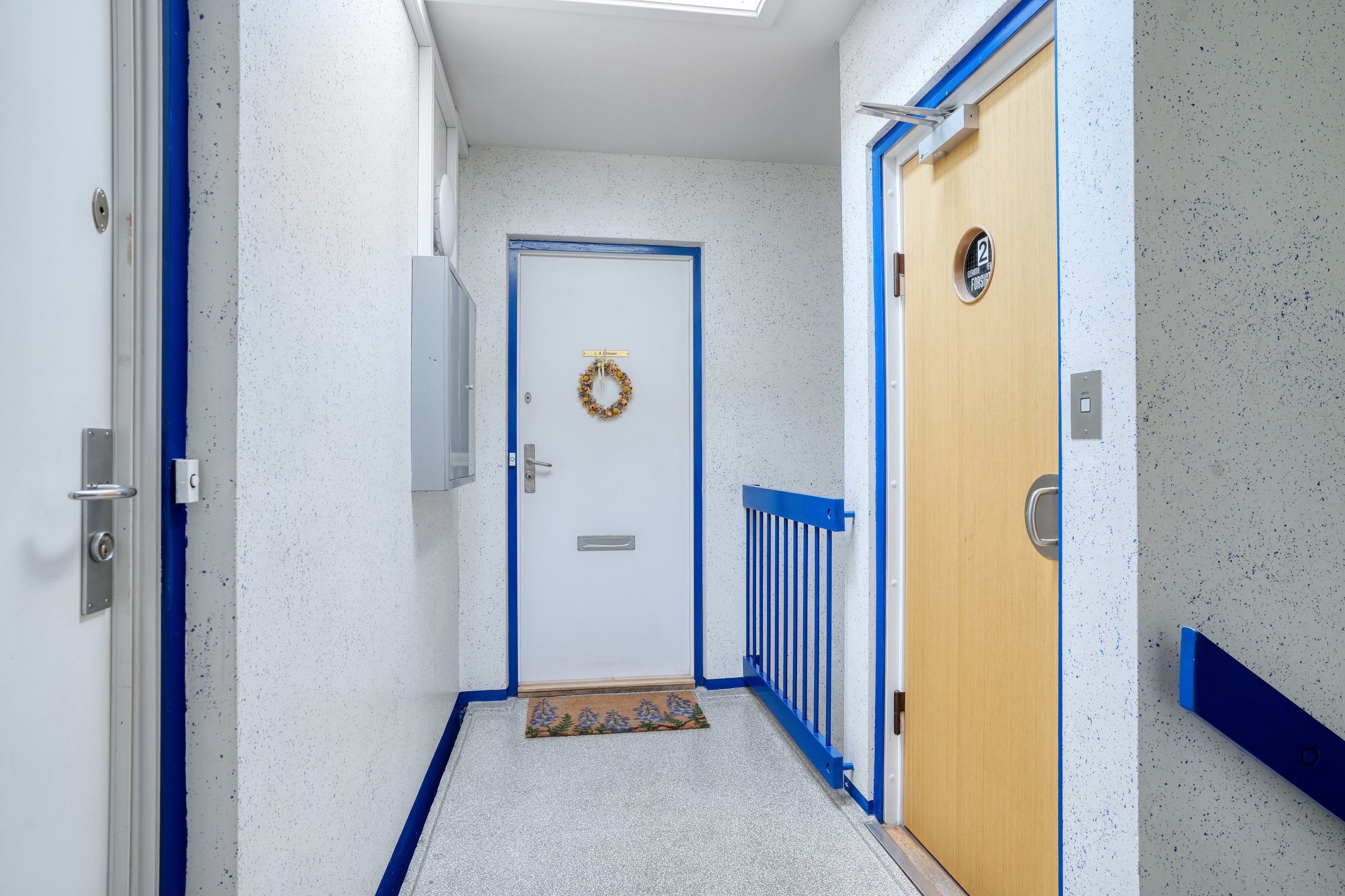 Fremhævet opgang billede i fuldskærmstilstand. Billede af Hørsholm Park 7, 5. tv., 2970 Hørsholm