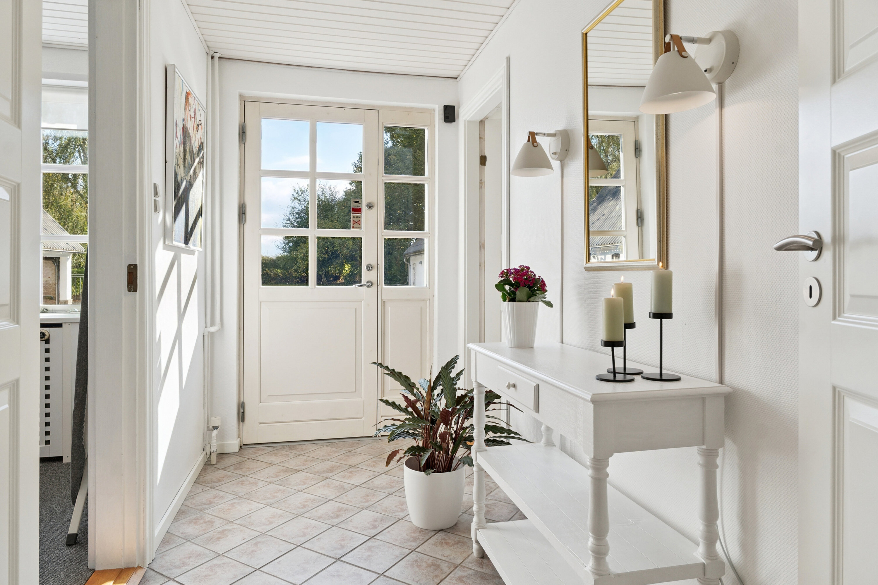 Fremhævet entré billede i fuldskærmstilstand. Billede af Skolegade 32, 8723 Løsning