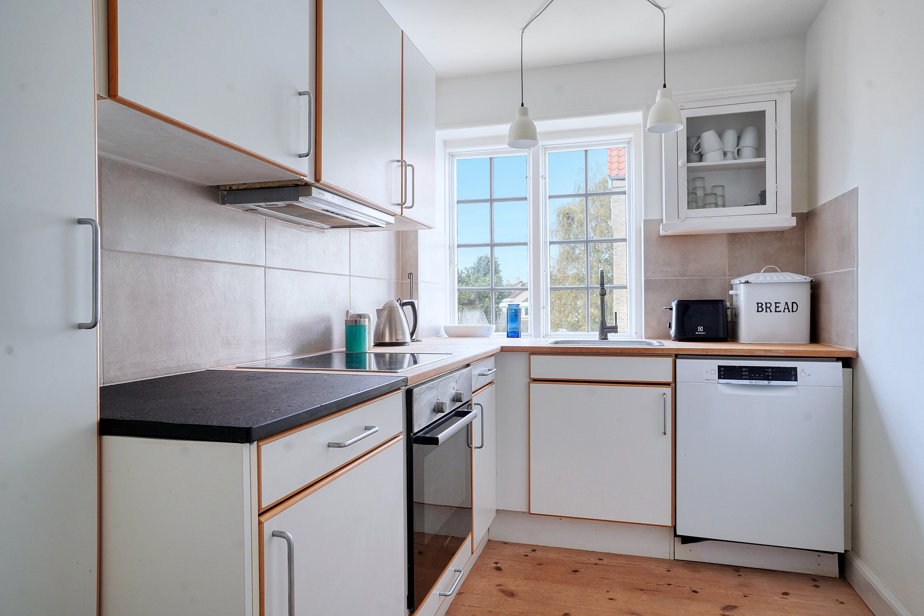 Fremhævet køkken billede i fuldskærmstilstand. Billede af Bragesvej 7, 1. tv., 3000 Helsingør