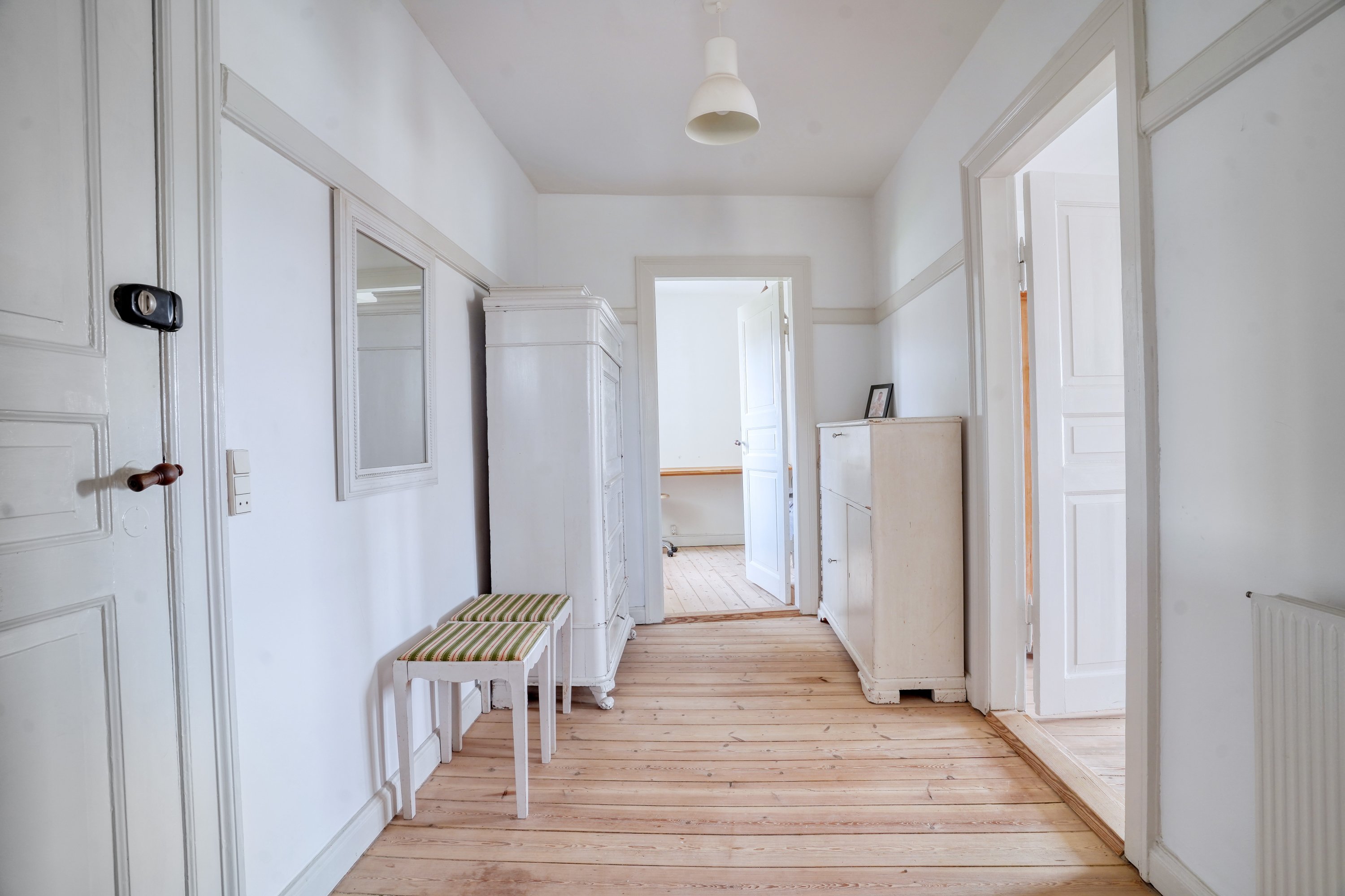 Fremhævet entré billede i fuldskærmstilstand. Billede af Bragesvej 7, 1. tv., 3000 Helsingør