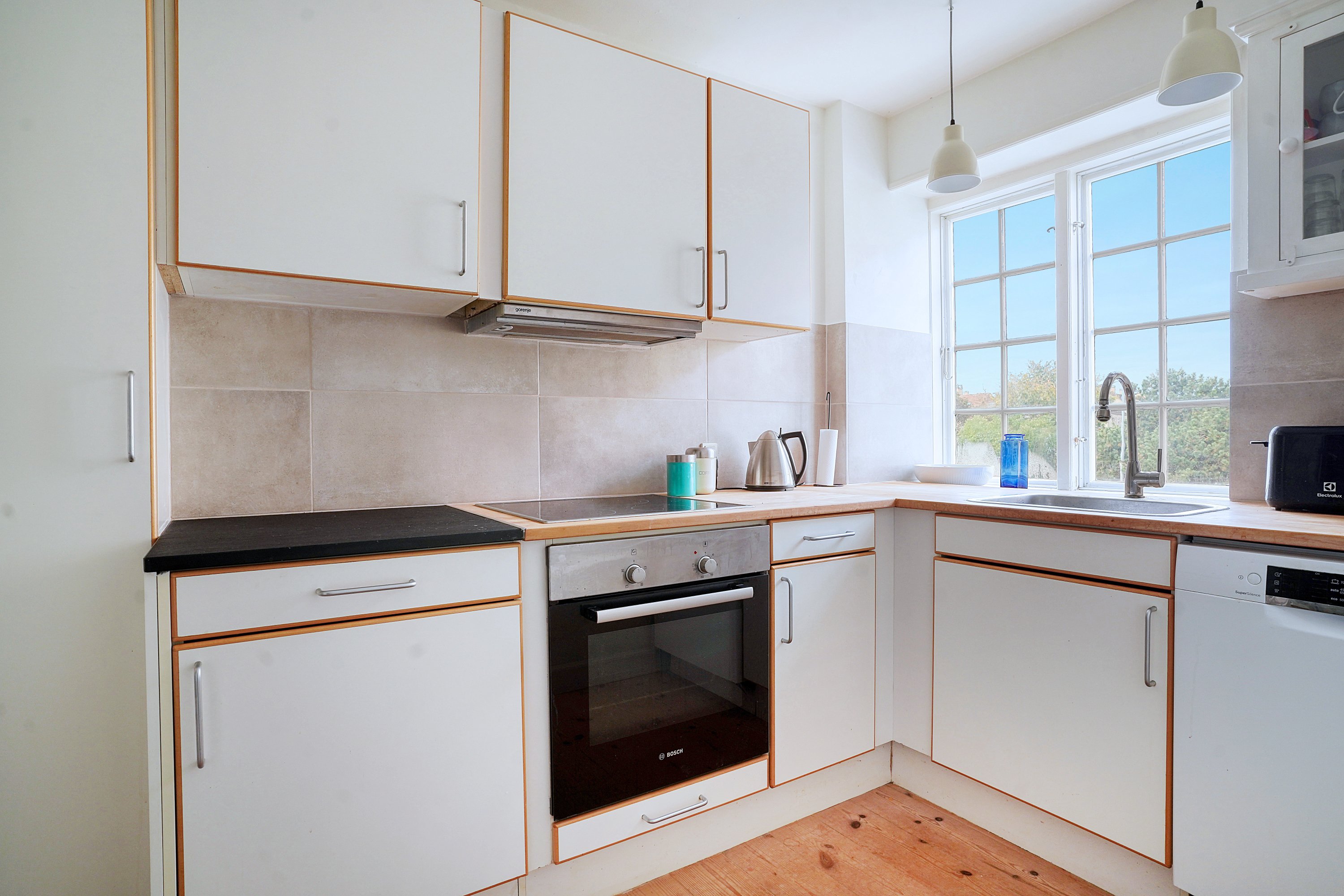 Fremhævet køkken billede i fuldskærmstilstand. Billede af Bragesvej 7, 1. tv., 3000 Helsingør