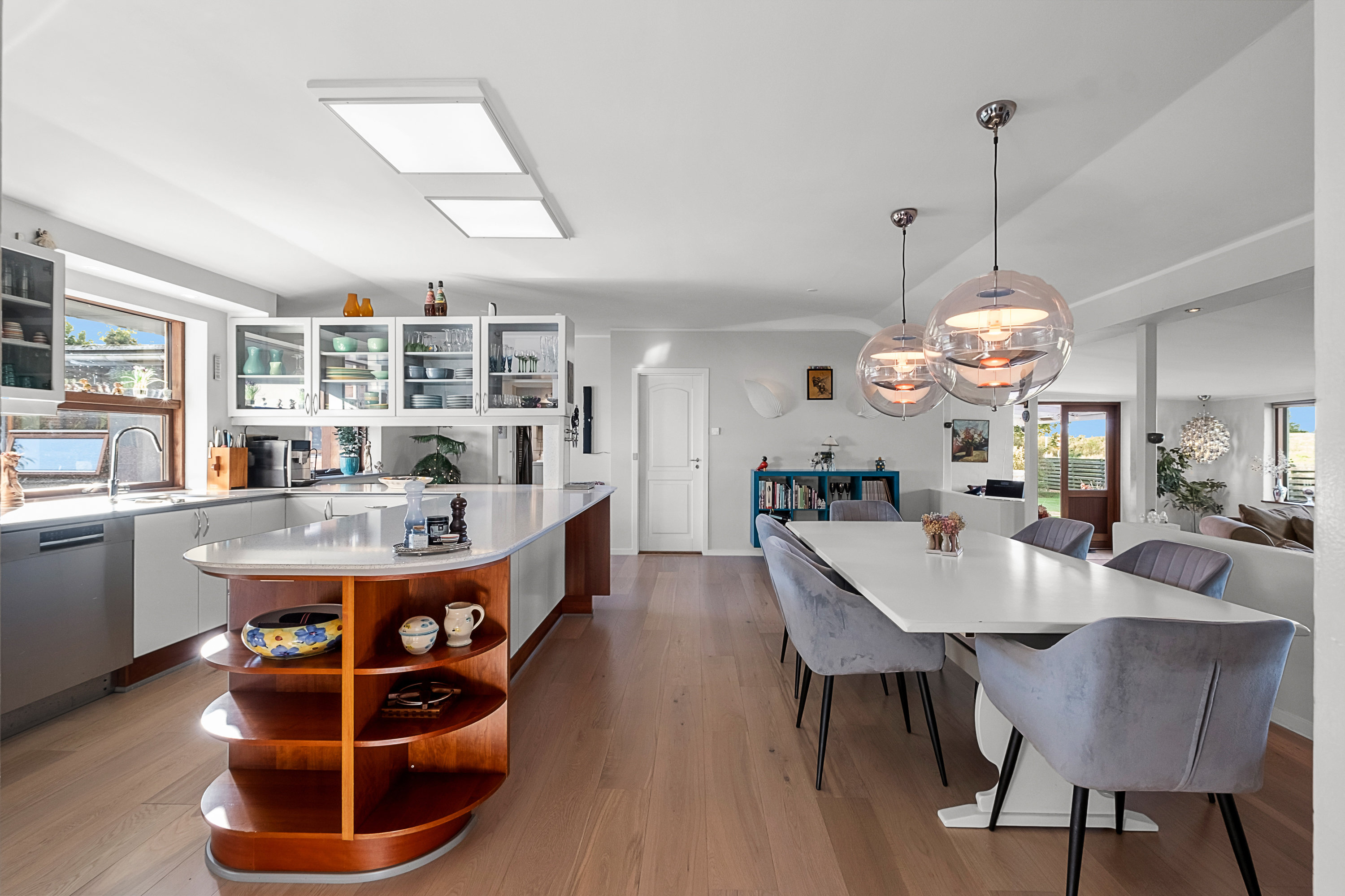 Fremhævet køkken alrum billede i fuldskærmstilstand. Billede af Åvangen 2, 8520 Lystrup