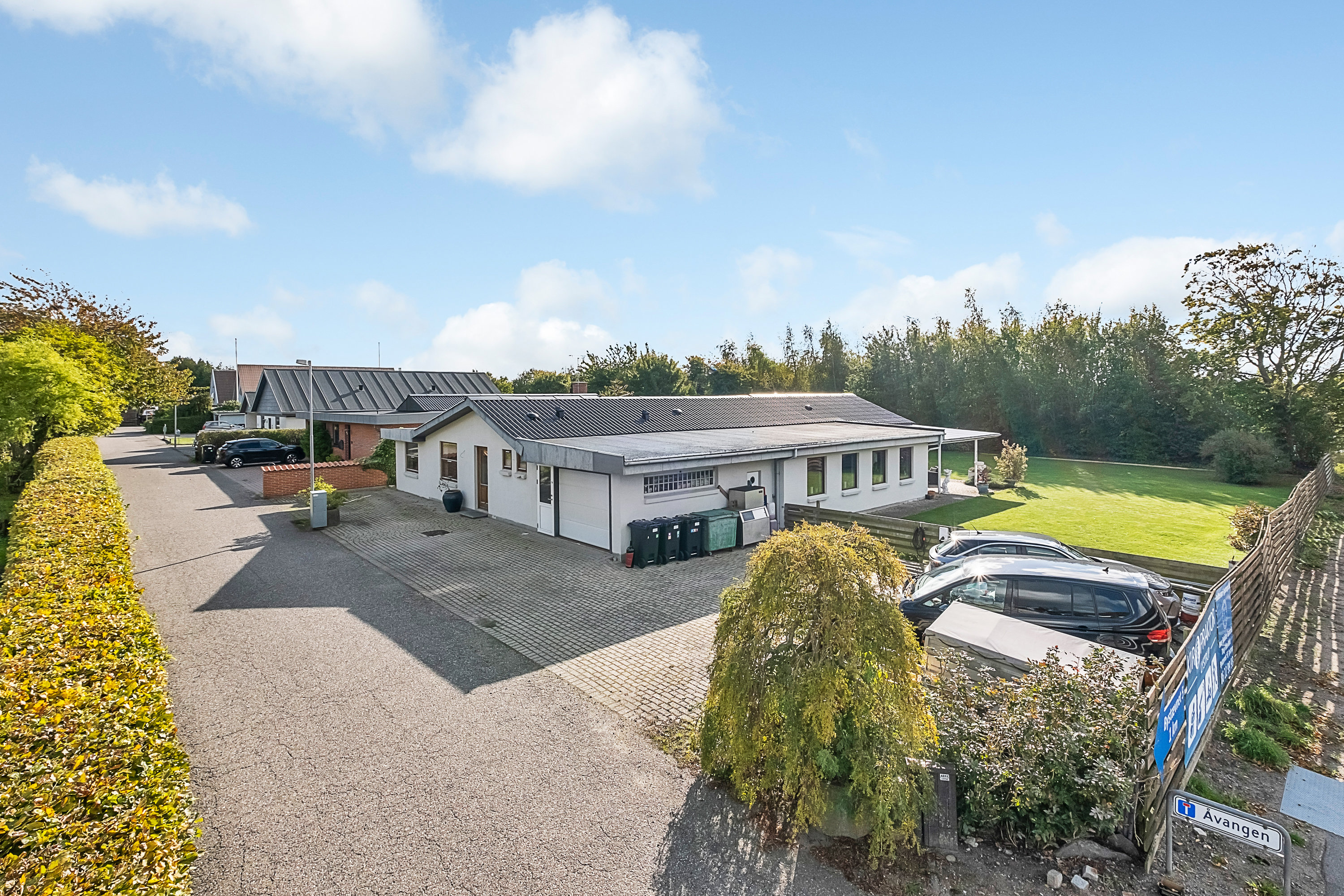 Fremhævet facade billede i fuldskærmstilstand. Billede af Åvangen 2, 8520 Lystrup