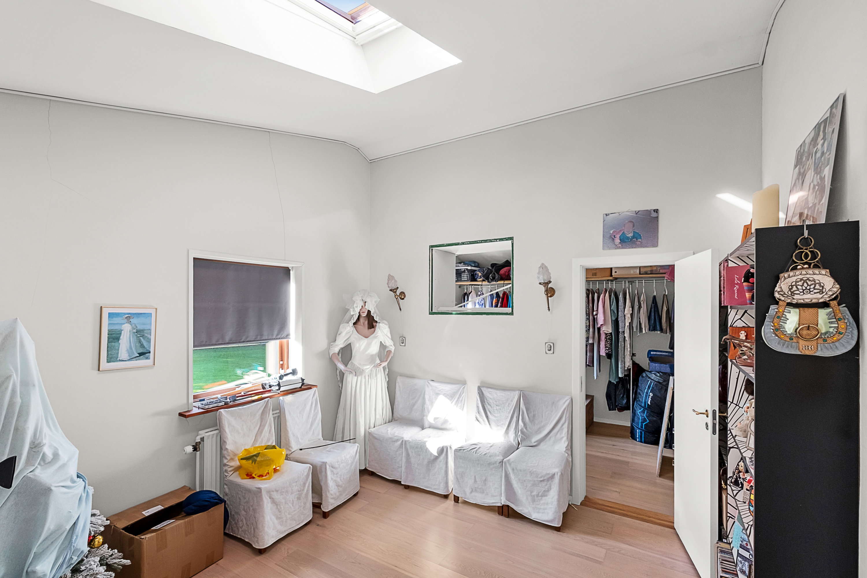 Fremhævet værelse billede i fuldskærmstilstand. Billede af Åvangen 2, 8520 Lystrup