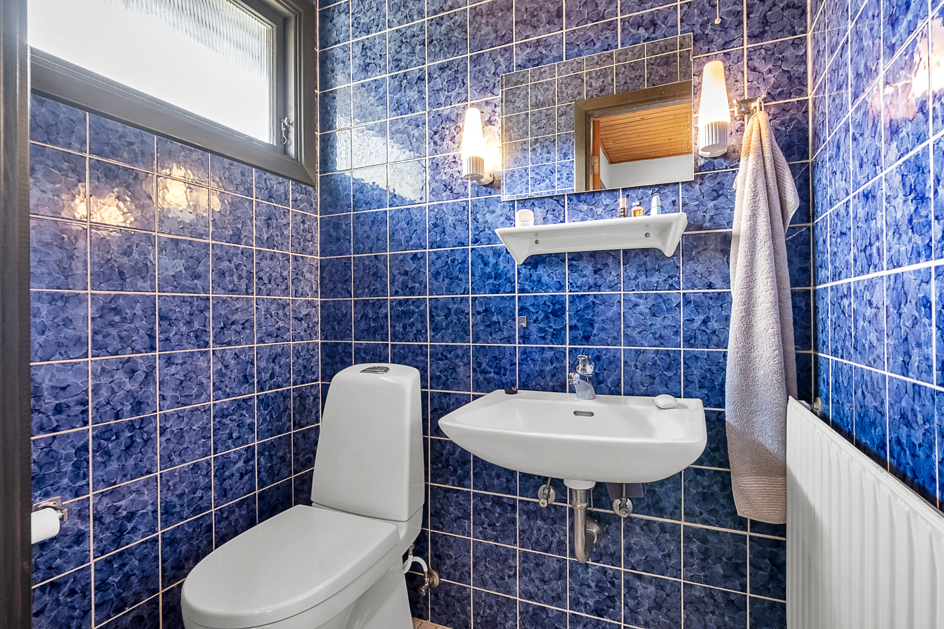 Fremhævet toilet billede i fuldskærmstilstand. Billede af Hyldehaven 49, 8520 Lystrup