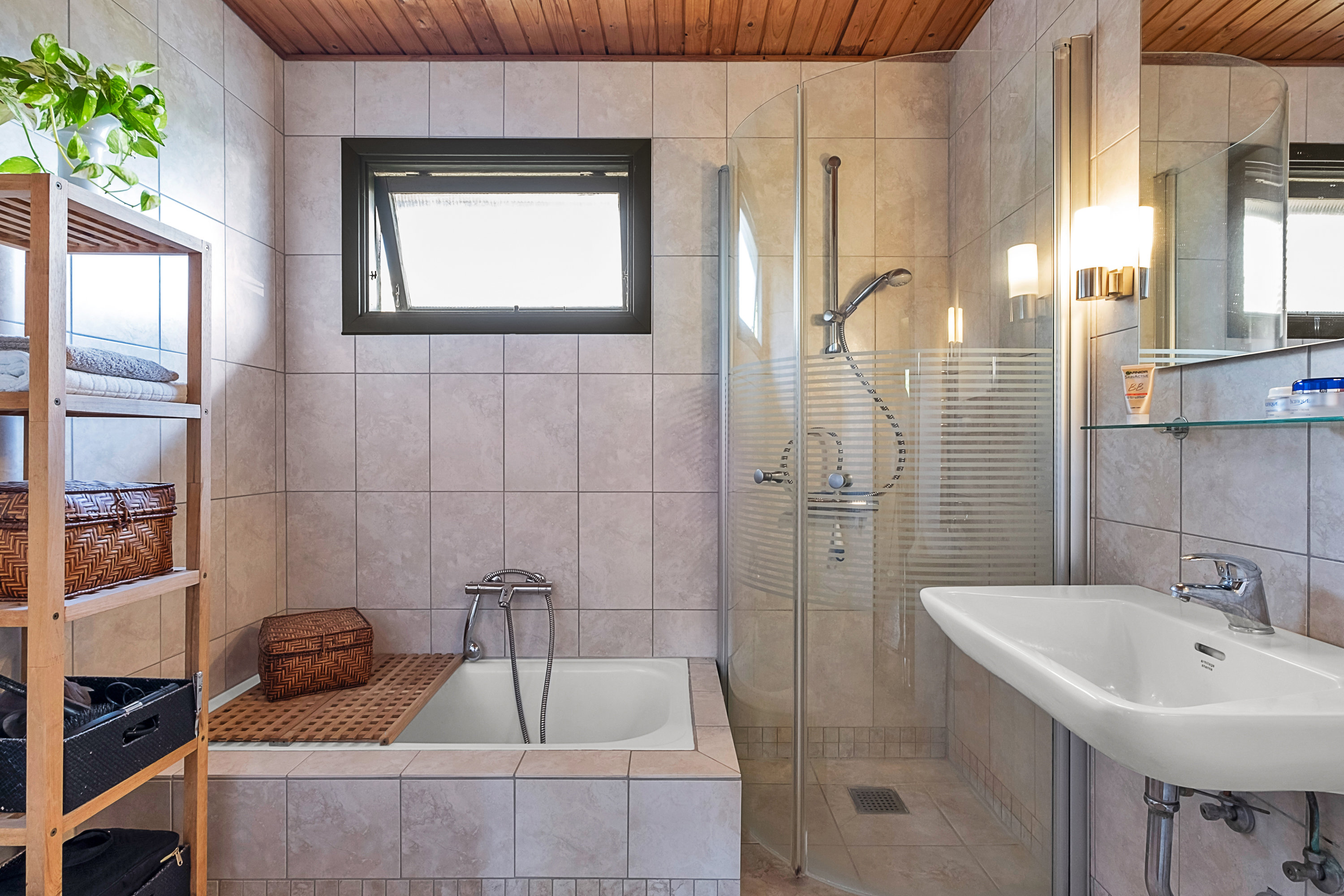 Fremhævet badeværelse billede i fuldskærmstilstand. Billede af Hyldehaven 49, 8520 Lystrup