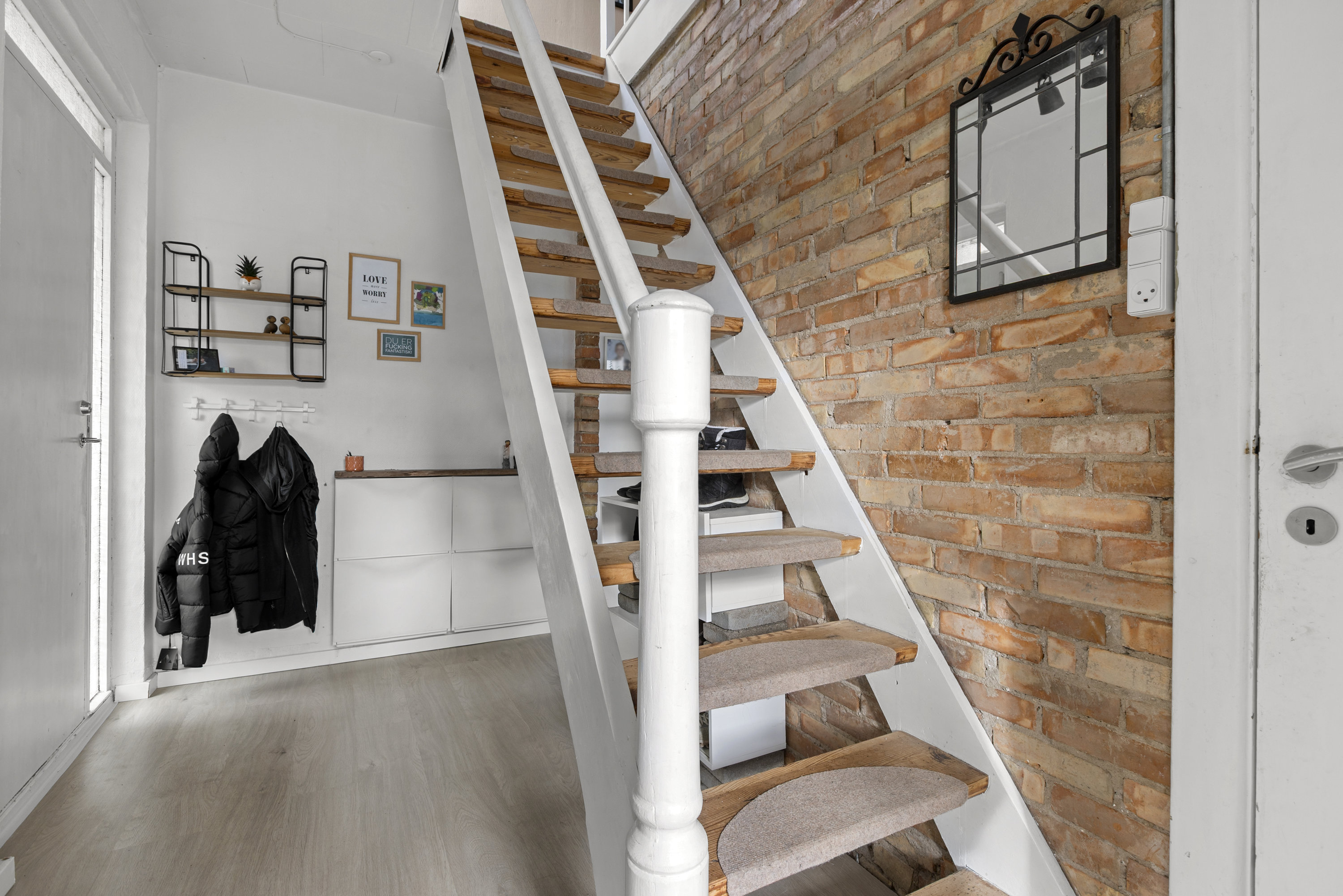 Fremhævet entré billede i fuldskærmstilstand. Billede af Holbækvej 14, 4400 Kalundborg