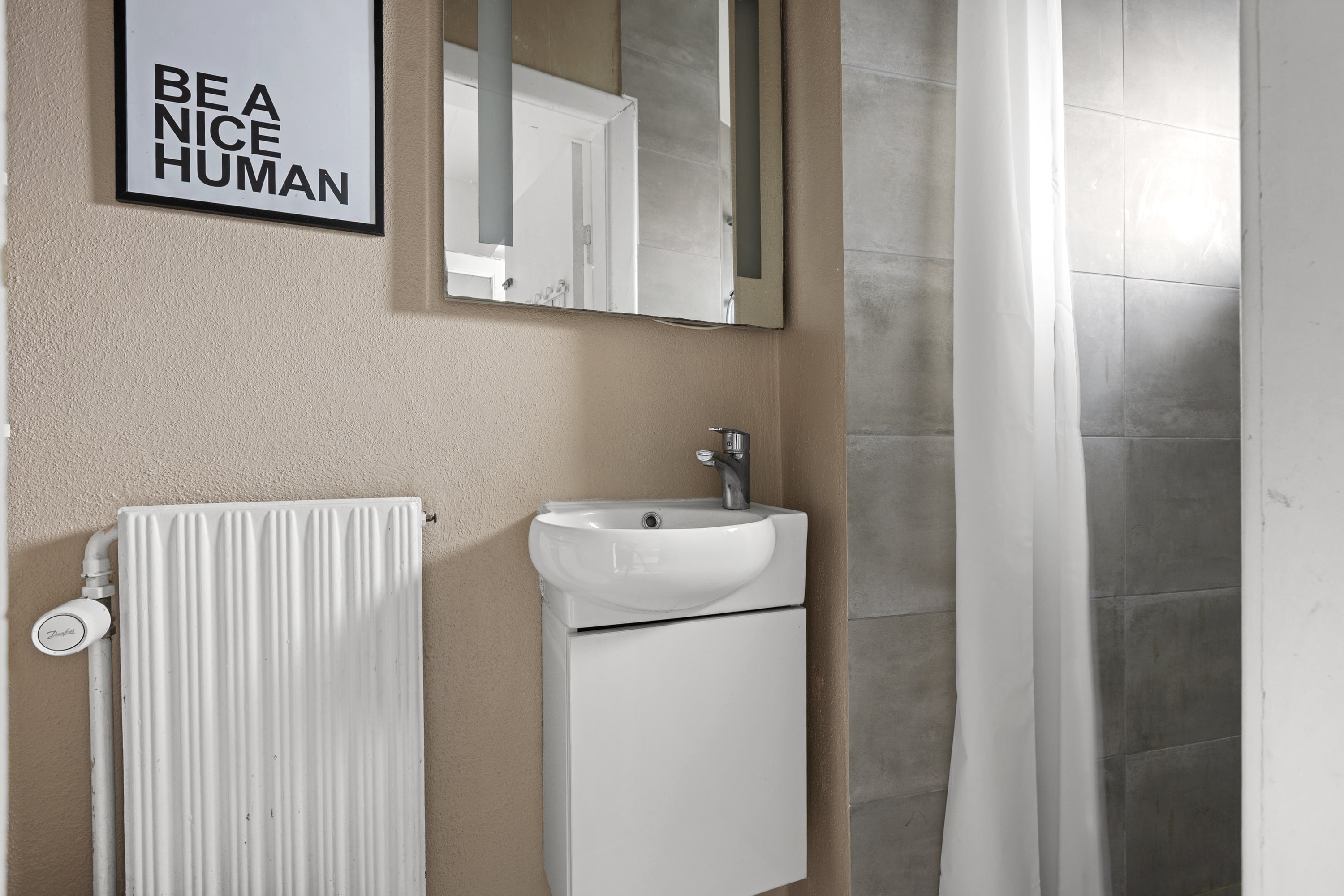 Fremhævet badeværelse billede i fuldskærmstilstand. Billede af Holbækvej 14, 4400 Kalundborg