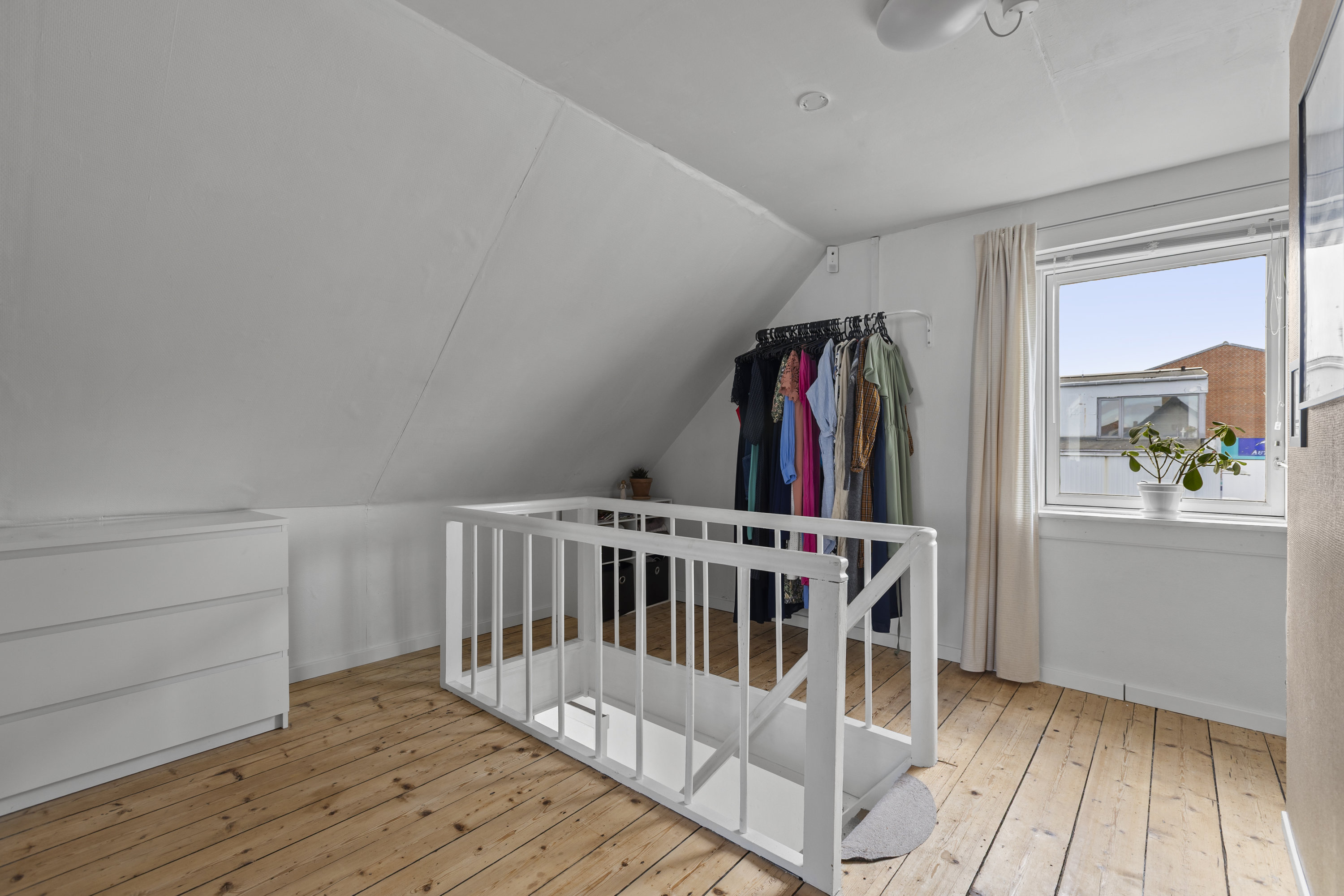 Fremhævet gang billede i fuldskærmstilstand. Billede af Holbækvej 14, 4400 Kalundborg