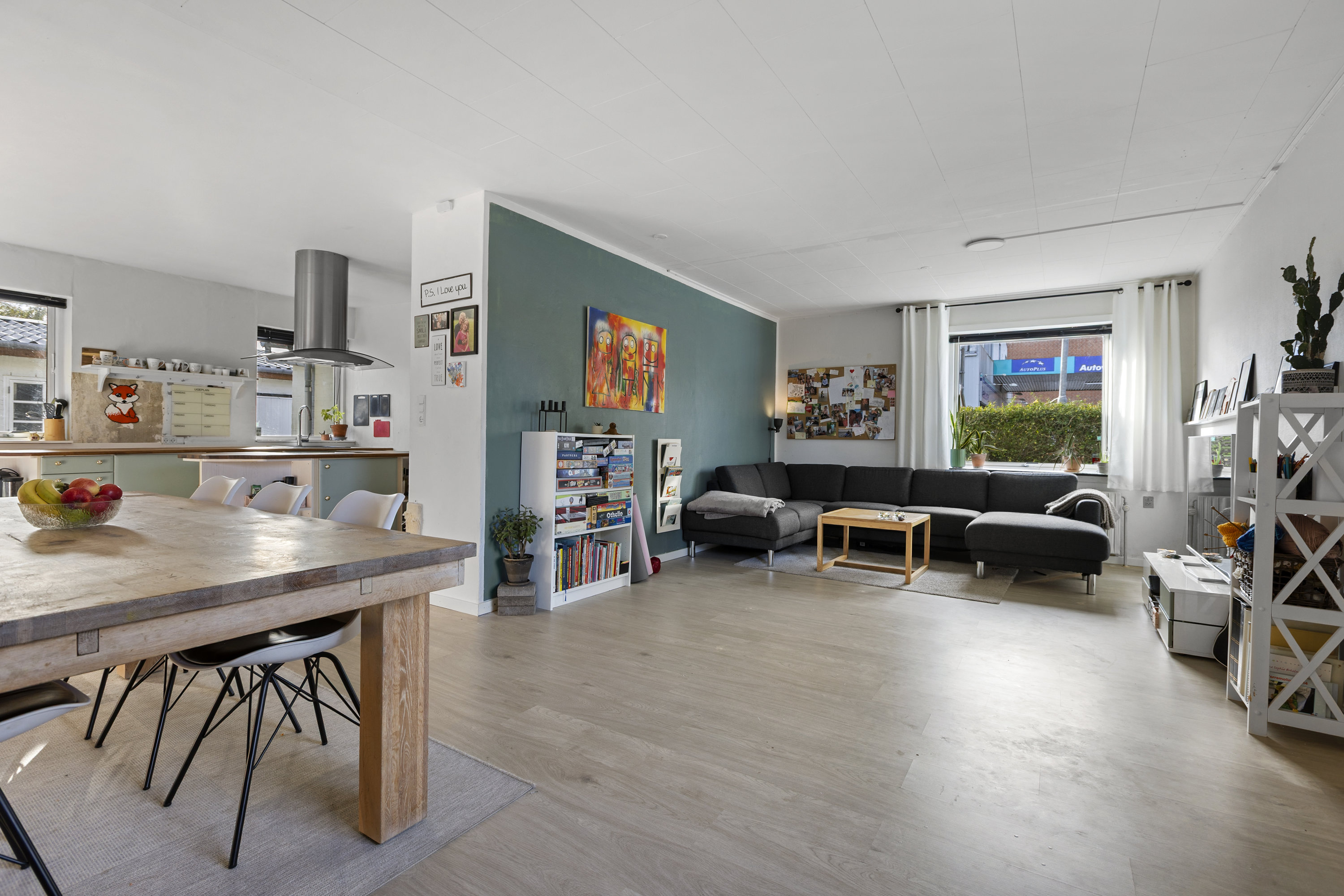 Fremhævet stue billede i fuldskærmstilstand. Billede af Holbækvej 14, 4400 Kalundborg