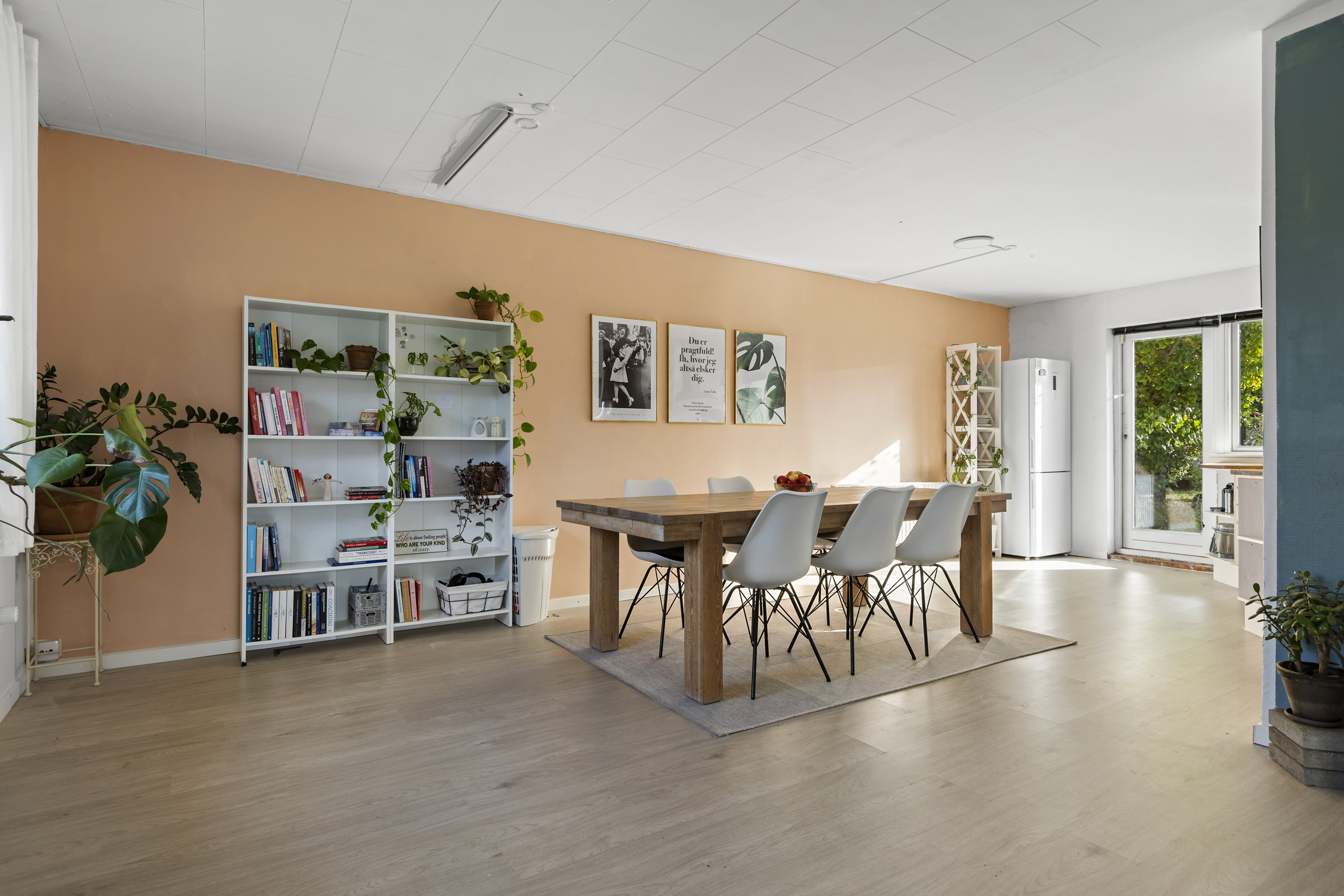 Fremhævet stue billede i fuldskærmstilstand. Billede af Holbækvej 14, 4400 Kalundborg