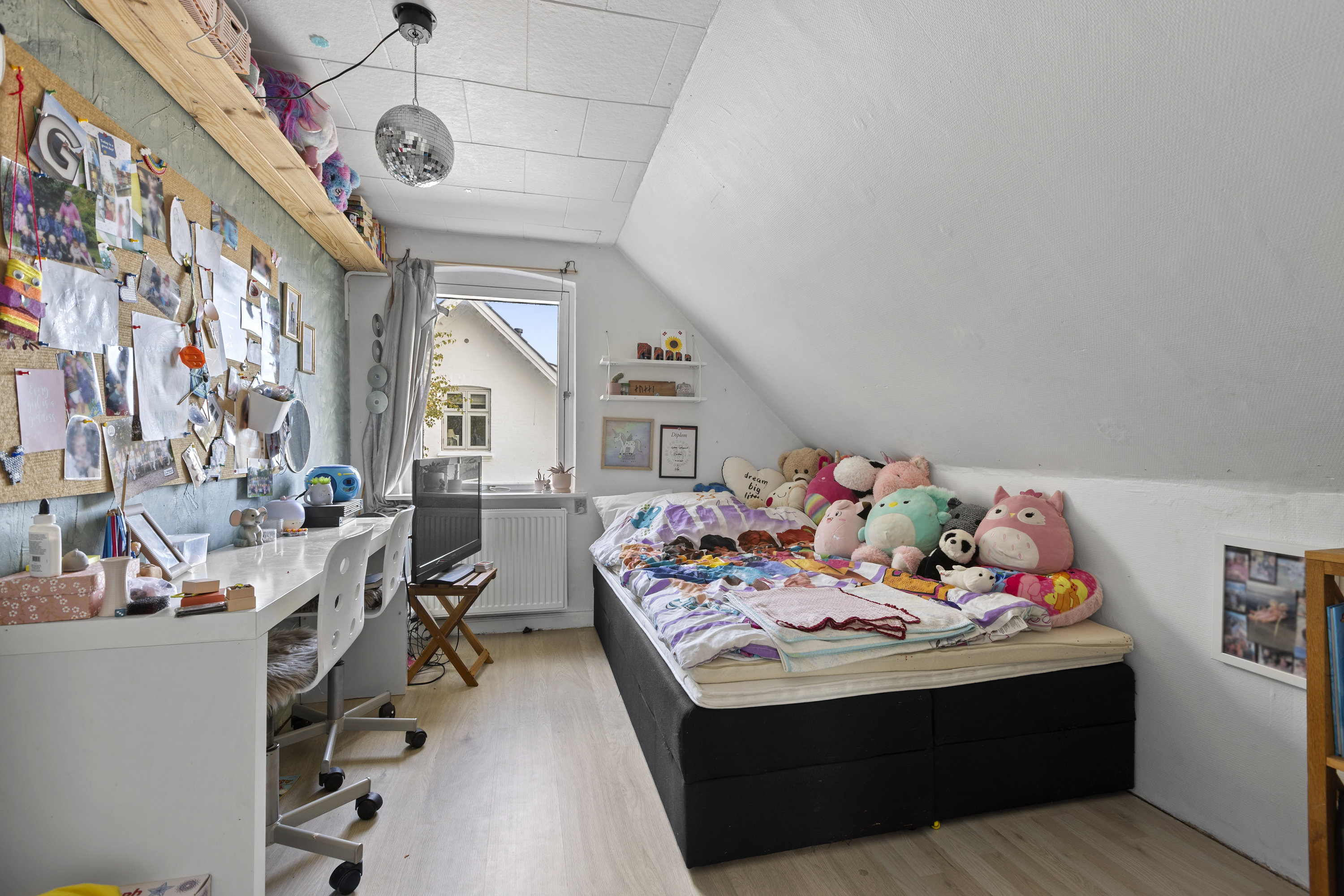 Fremhævet værelse billede i fuldskærmstilstand. Billede af Holbækvej 14, 4400 Kalundborg