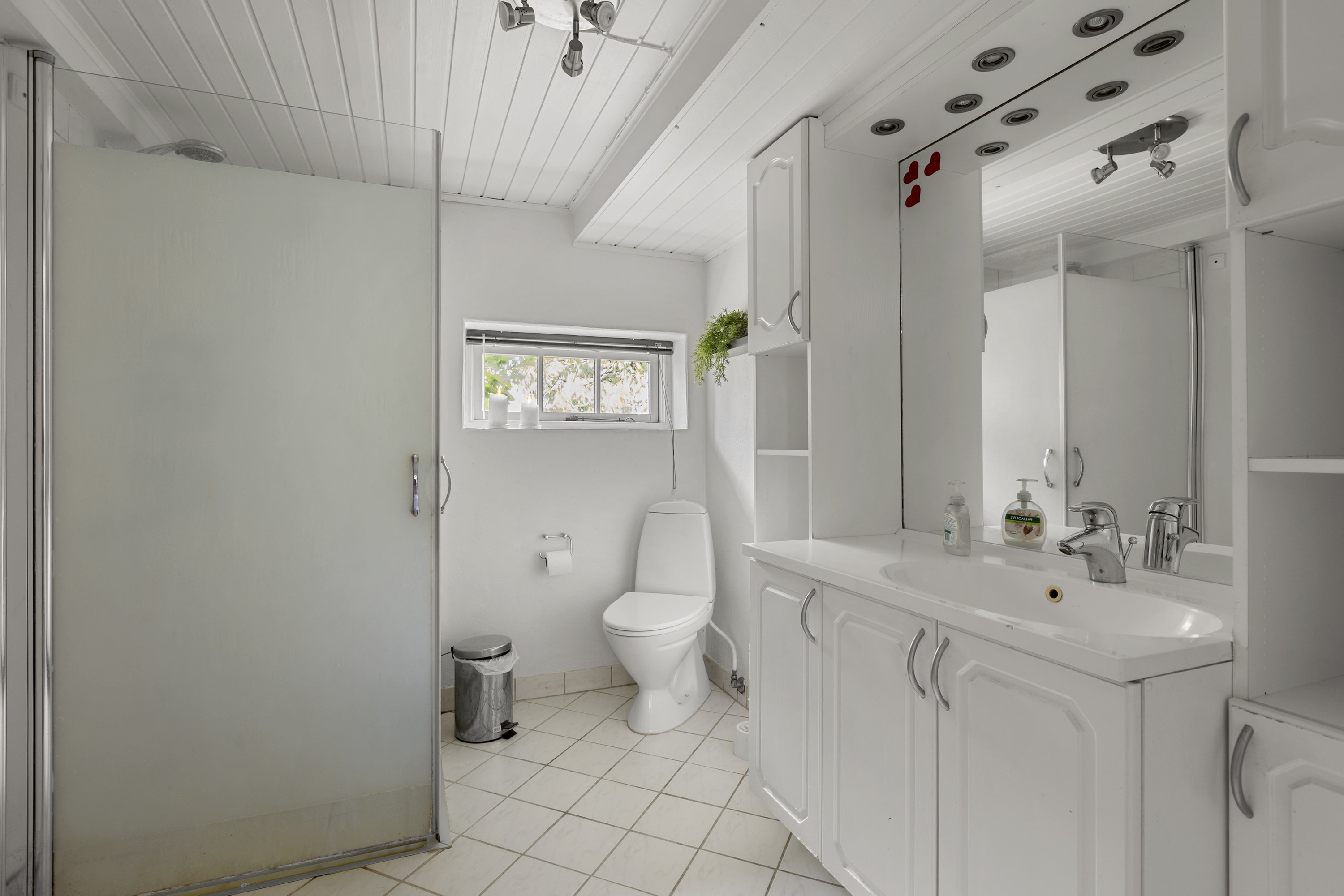 Fremhævet badeværelse billede i fuldskærmstilstand. Billede af Melbygade 8, 4400 Kalundborg