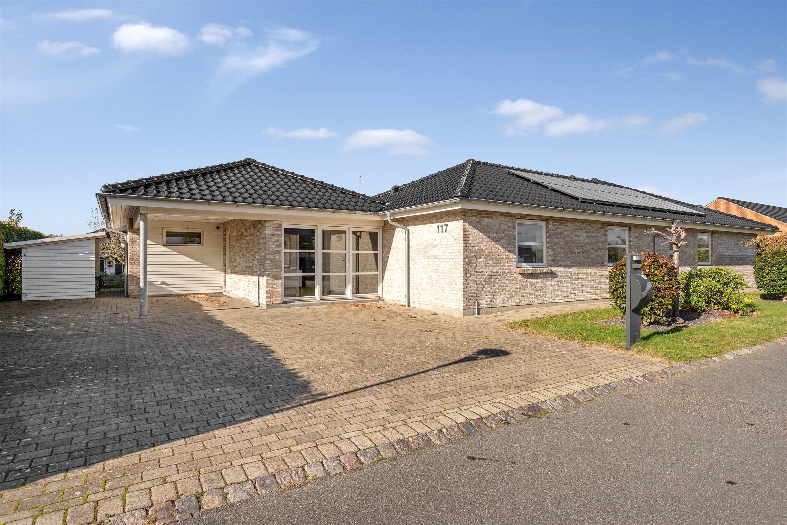 Fremhævet ejendommen billede i fuldskærmstilstand. Billede af Lillevang 117, 7190 Billund