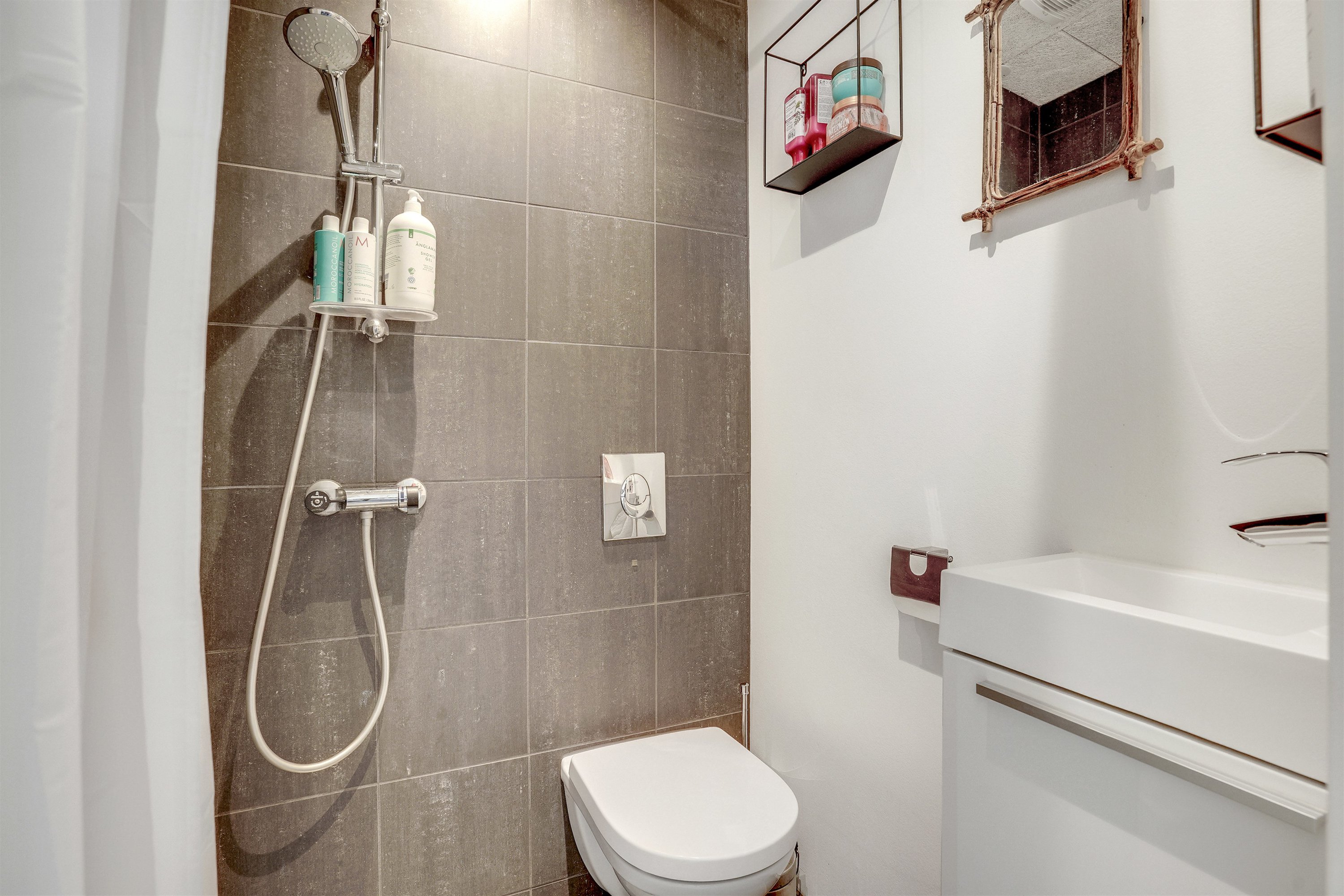 Fremhævet badeværelse billede i fuldskærmstilstand. Billede af Lillevang 117, 7190 Billund