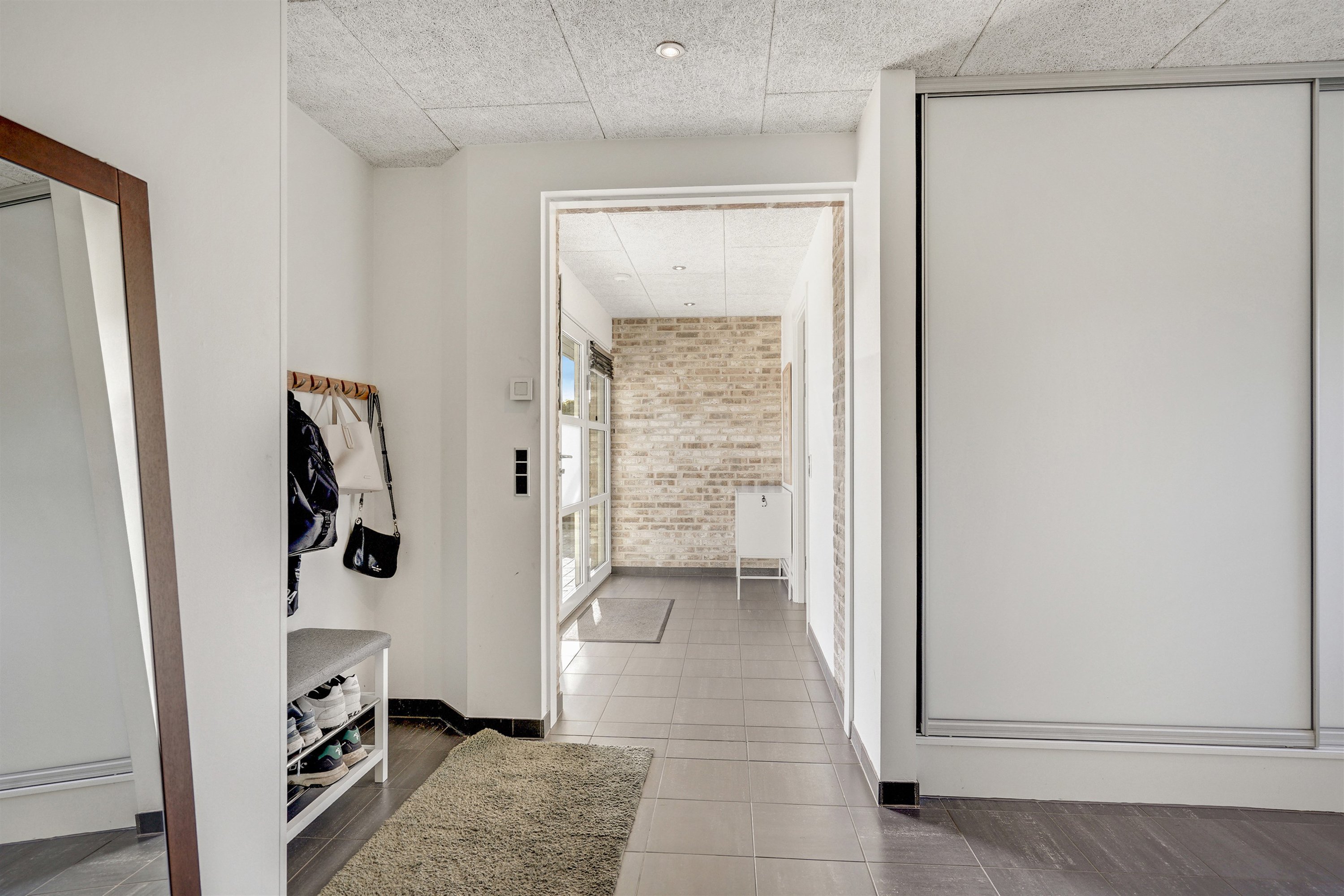 Fremhævet gang billede i fuldskærmstilstand. Billede af Lillevang 117, 7190 Billund