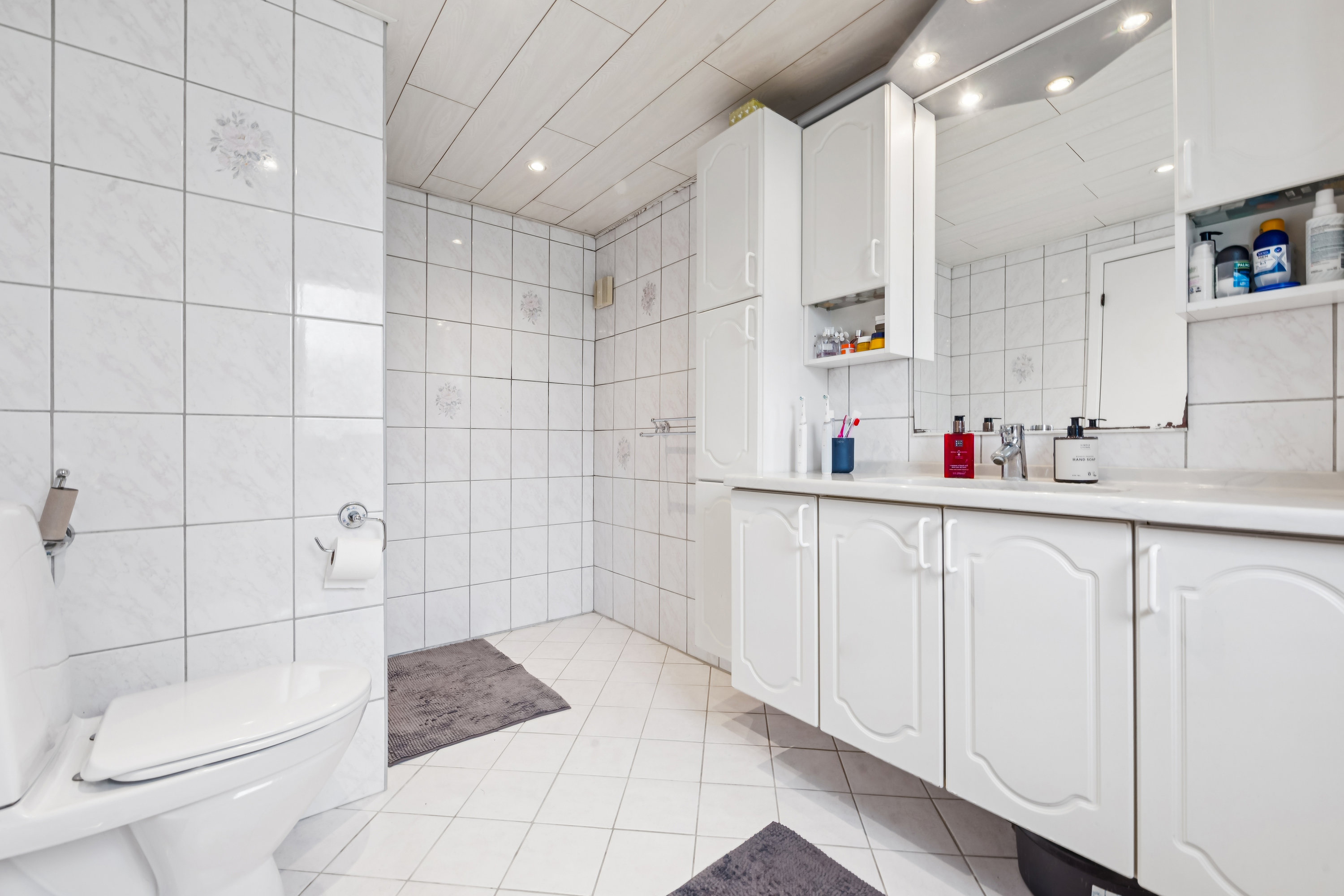 Fremhævet badeværelse billede i fuldskærmstilstand. Billede af Brovænget 18, 2700 Brønshøj