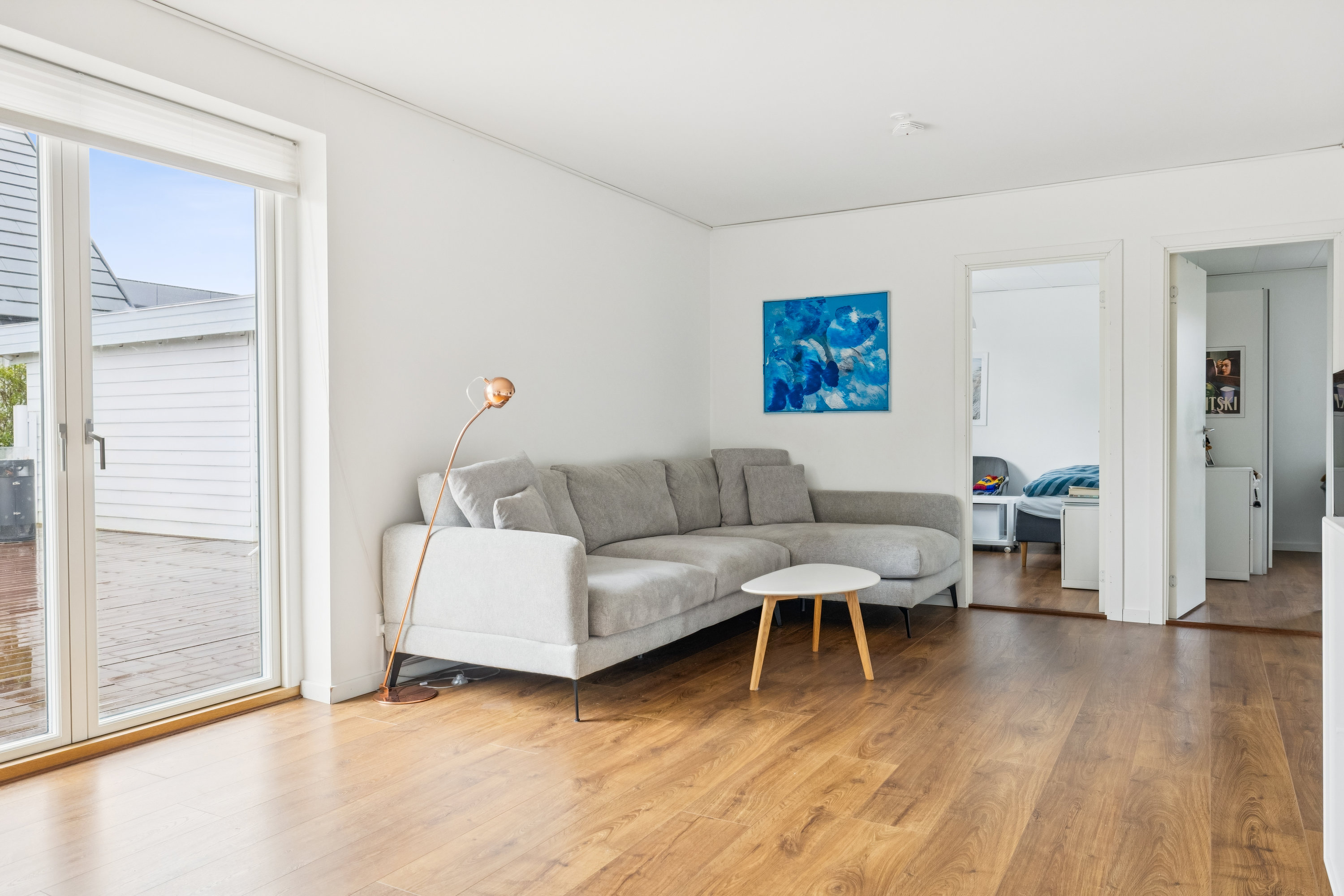 Fremhævet stue billede i fuldskærmstilstand. Billede af Løvsangervænget 9, Snestrup, 5210 Odense NV