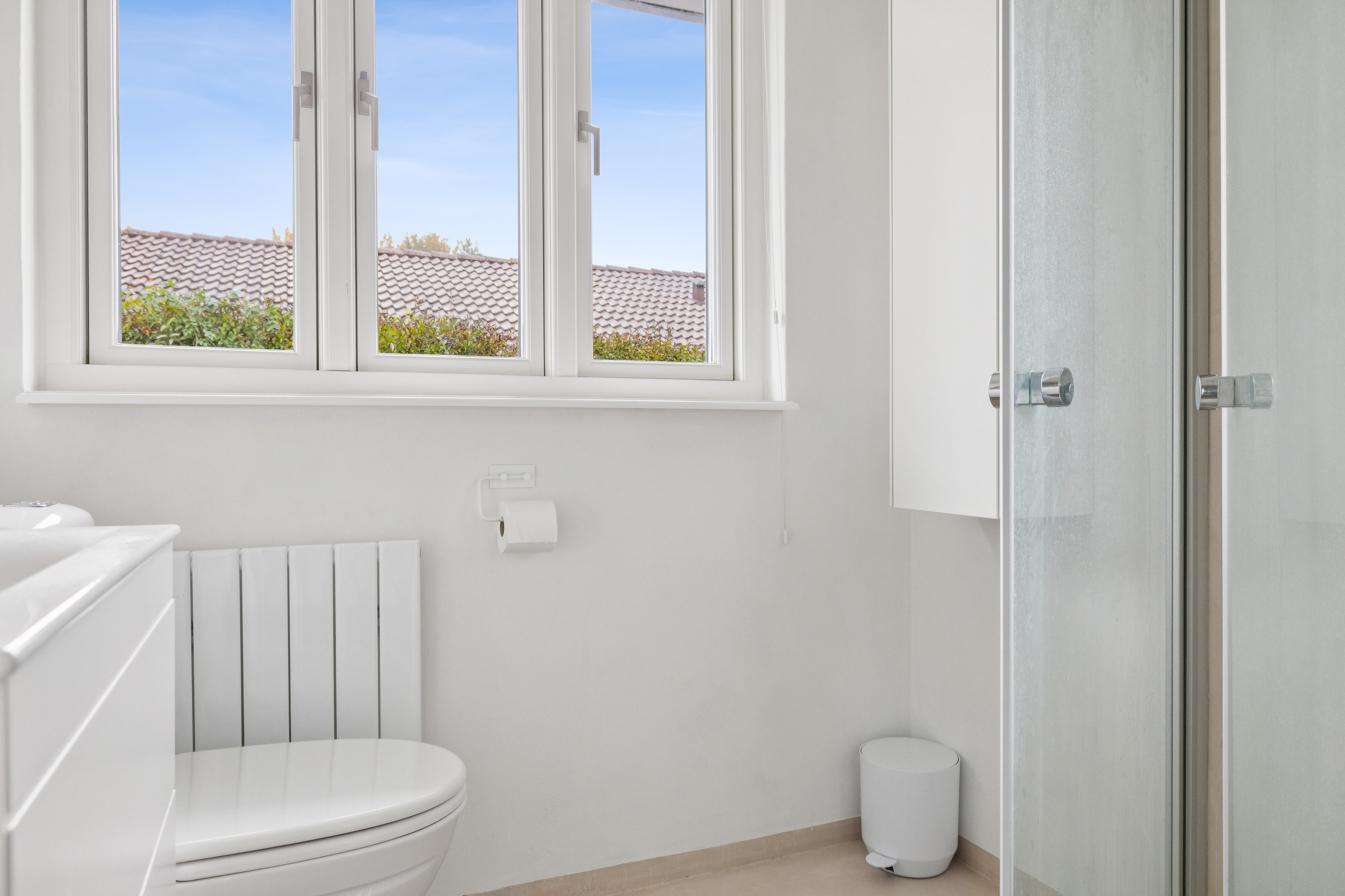 Fremhævet badeværelse billede i fuldskærmstilstand. Billede af Løvsangervænget 9, Snestrup, 5210 Odense NV