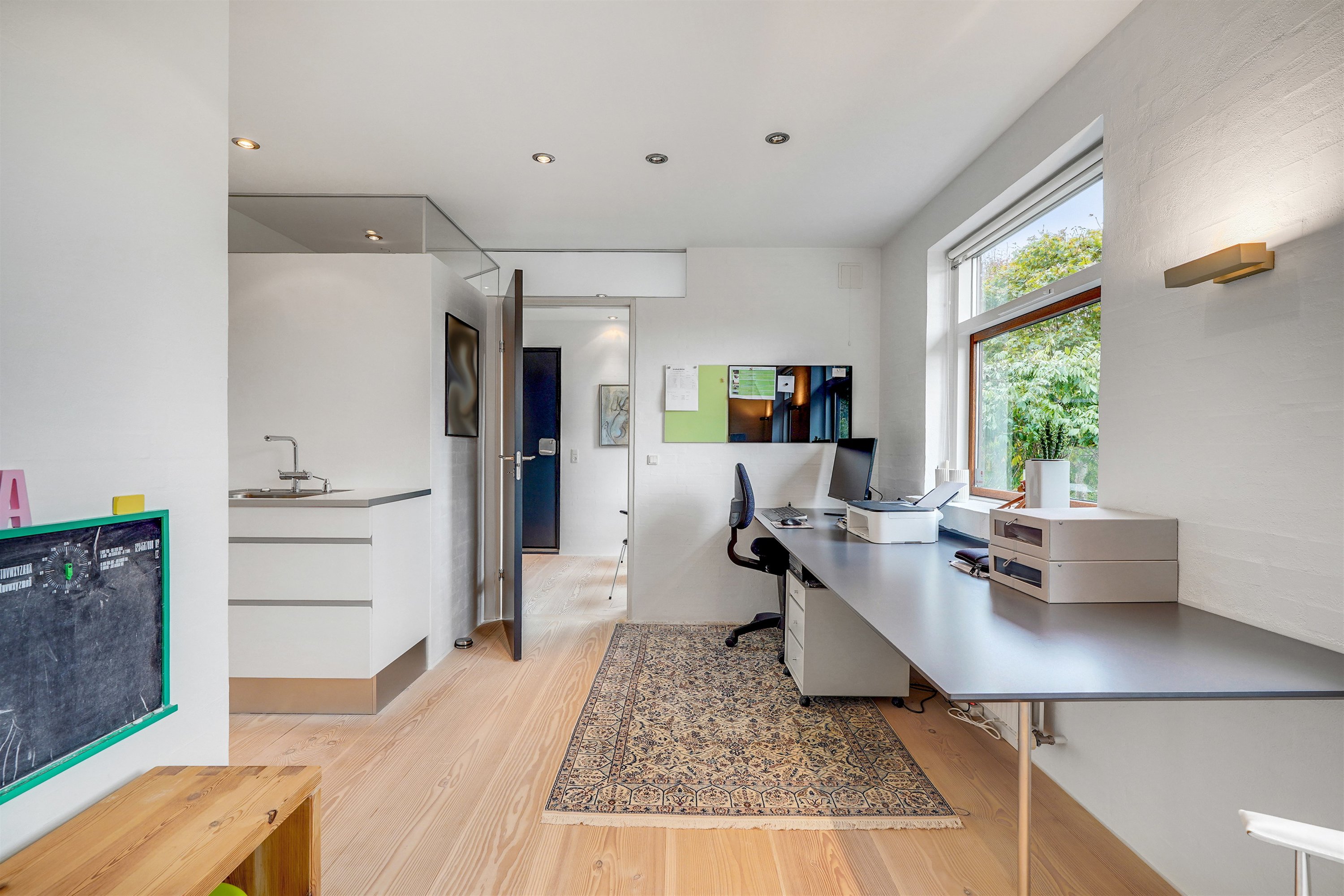 Fremhævet kontor billede i fuldskærmstilstand. Billede af Skovbrynet 3, 7260 Sønder Omme