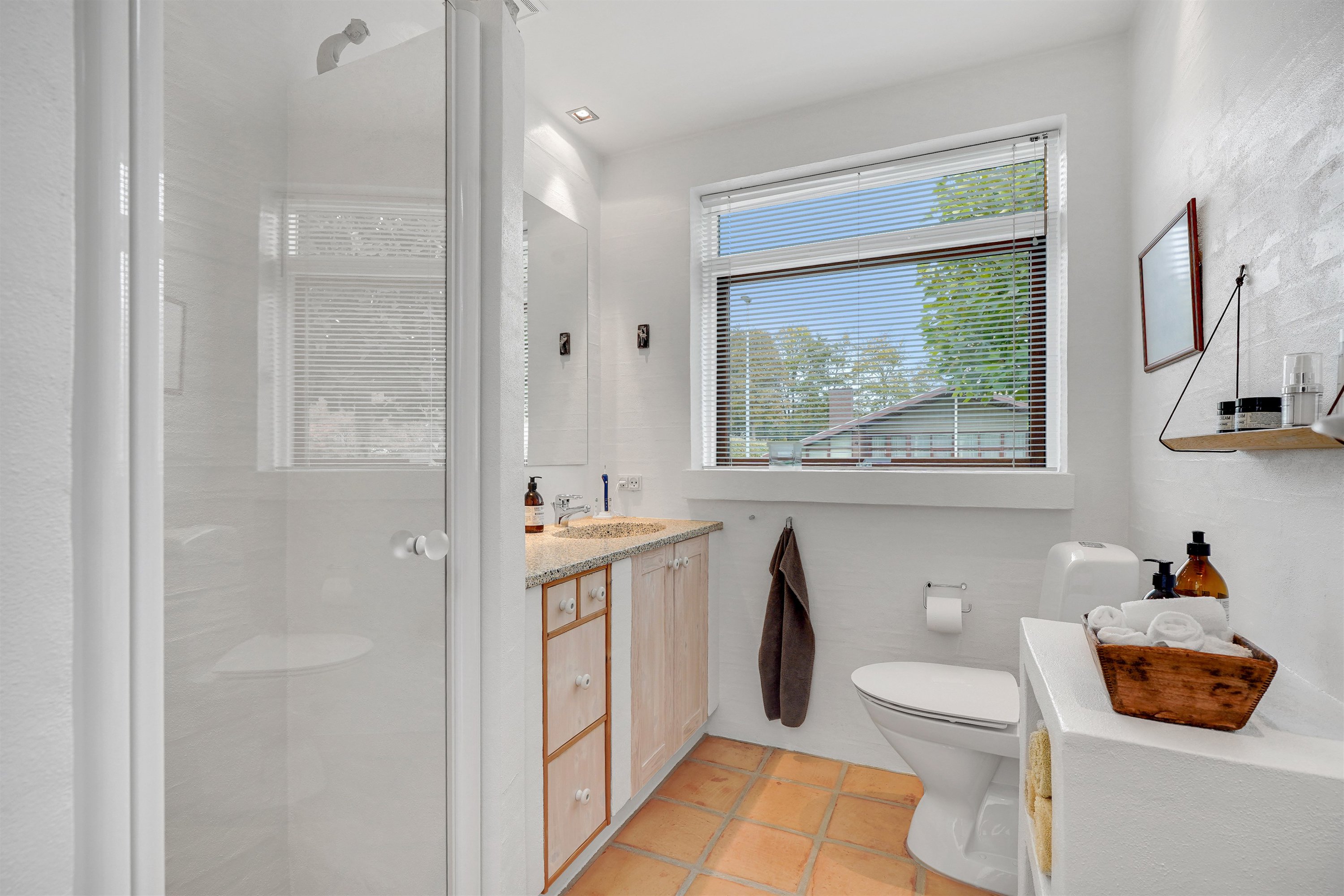 Fremhævet badeværelse billede i fuldskærmstilstand. Billede af Skovbrynet 3, 7260 Sønder Omme