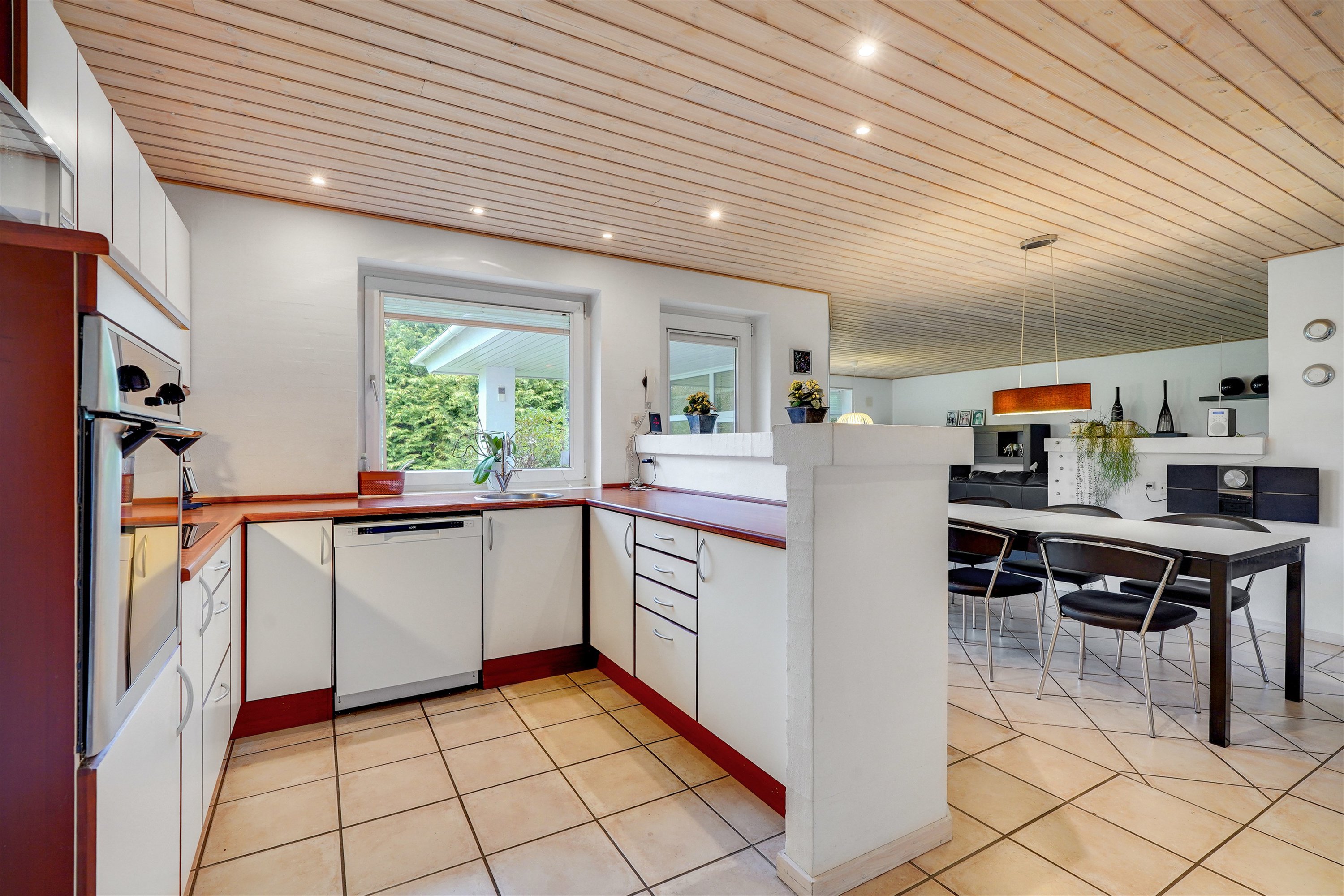 Fremhævet køkken billede i fuldskærmstilstand. Billede af Engsøparken 103, 7200 Grindsted