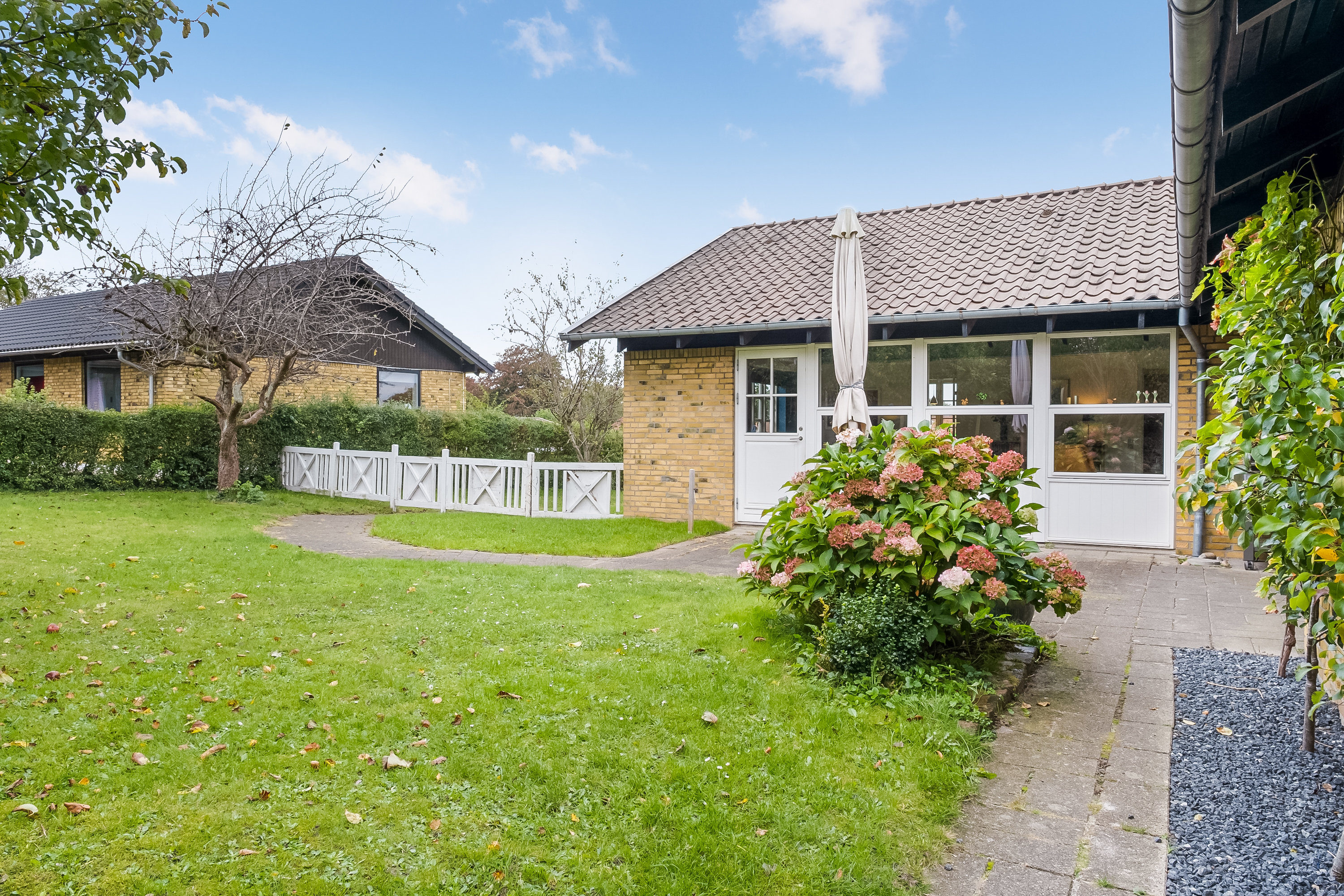 Fremhævet facade billede i fuldskærmstilstand. Billede af Bellingehøjen 15, Bellinge, 5250 Odense SV