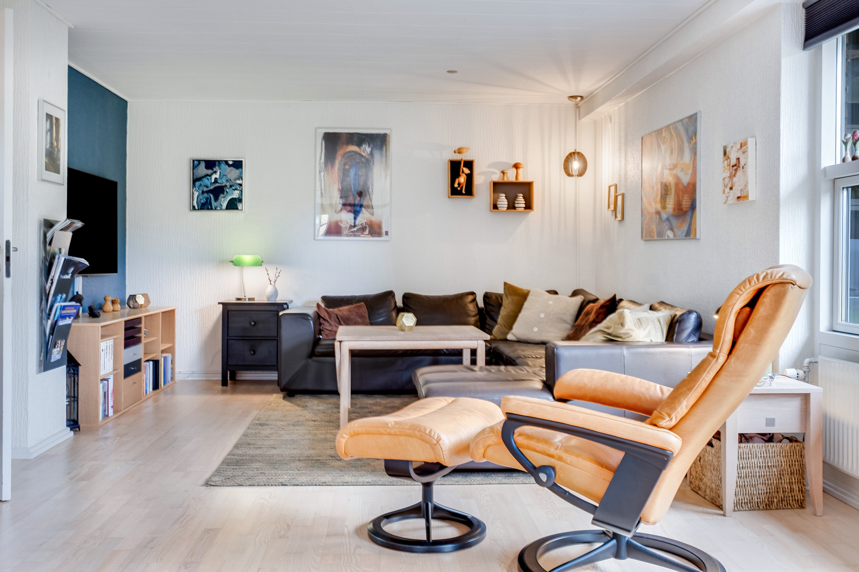 Fremhævet stue billede i fuldskærmstilstand. Billede af Bellingehøjen 15, Bellinge, 5250 Odense SV