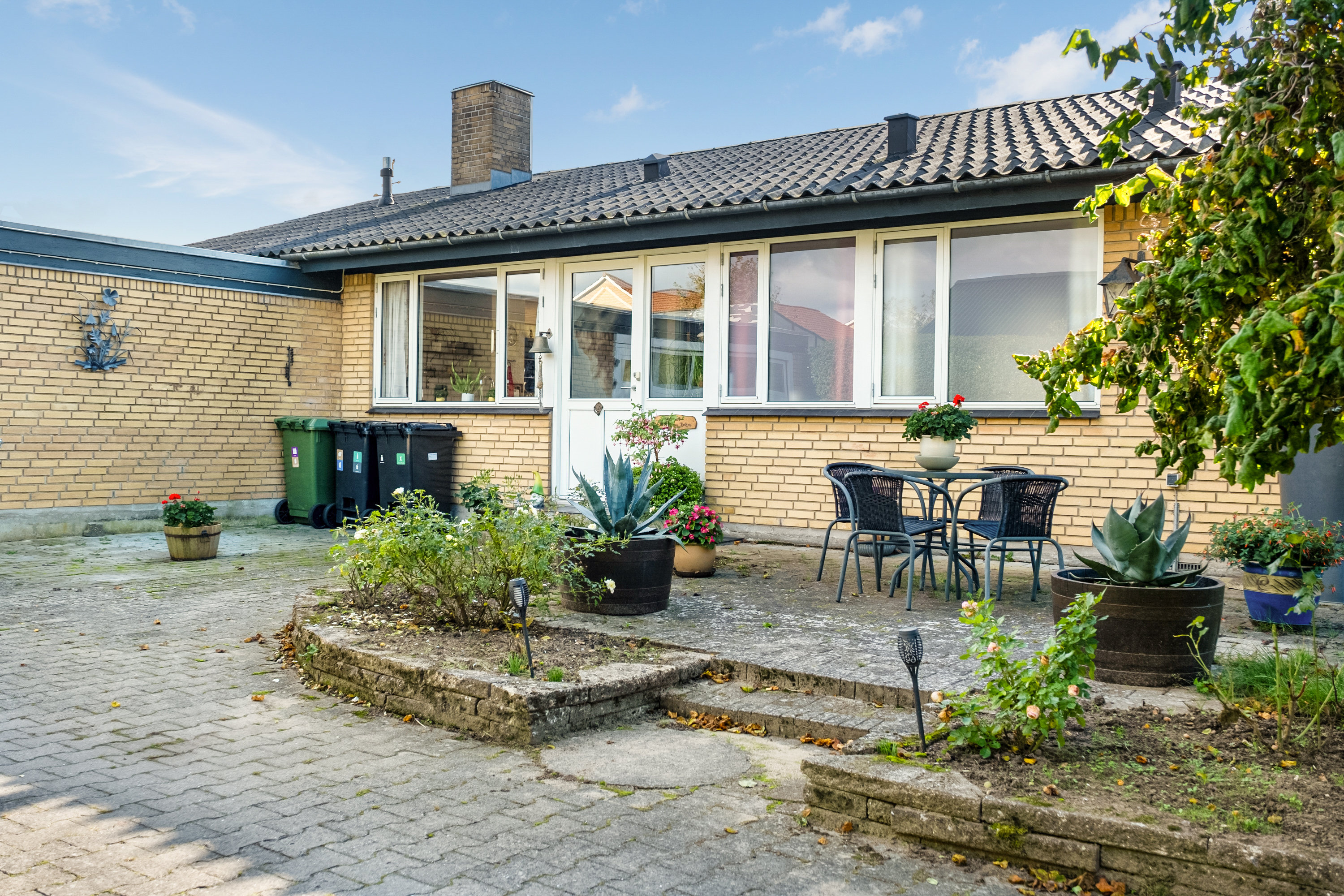 Miniaturebillede 1: facade. Billede af Møllebakken 2, Allested, 5672 Broby