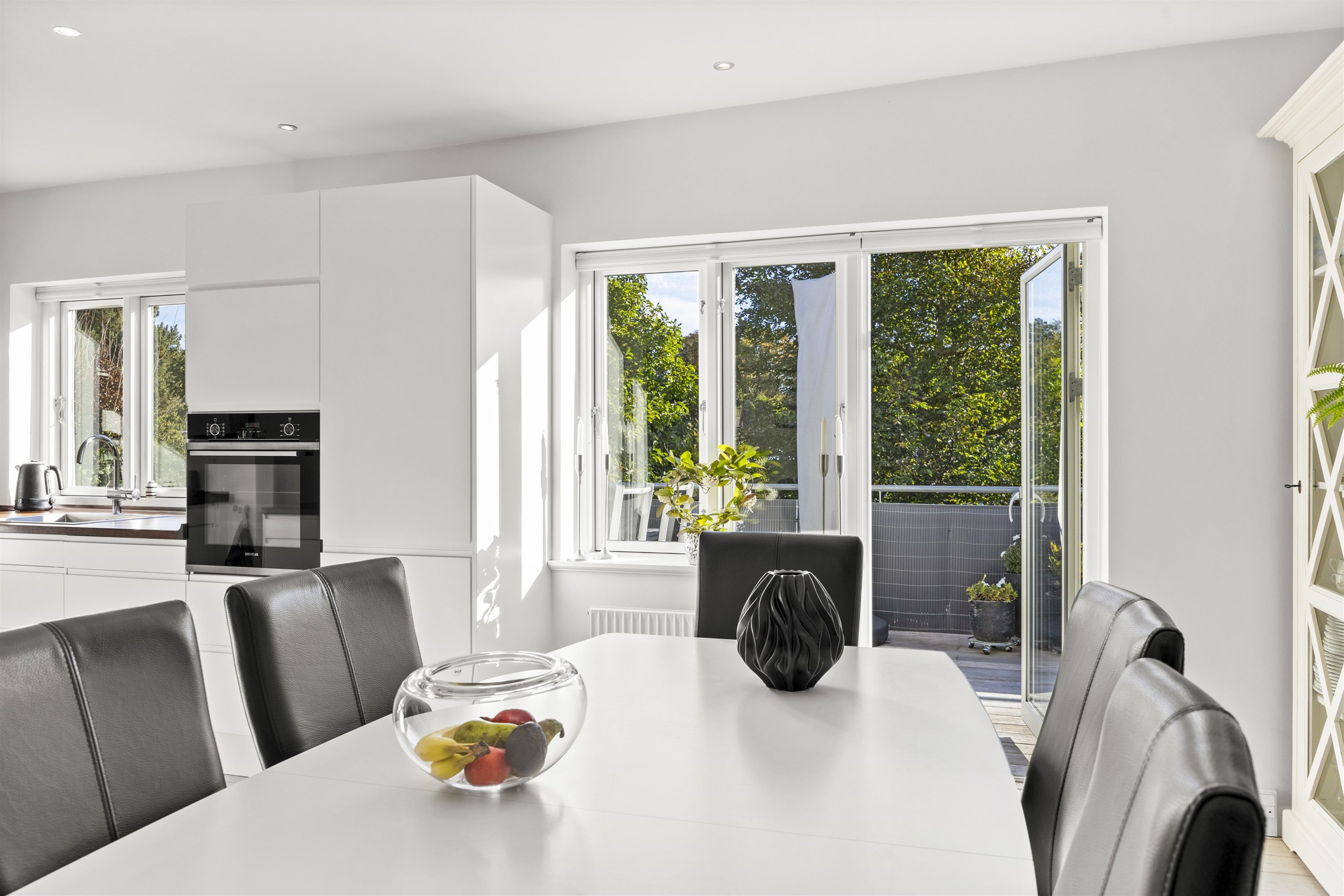 Fremhævet køkken billede i fuldskærmstilstand. Billede af Galschiøtsvej 15, 3000 Helsingør