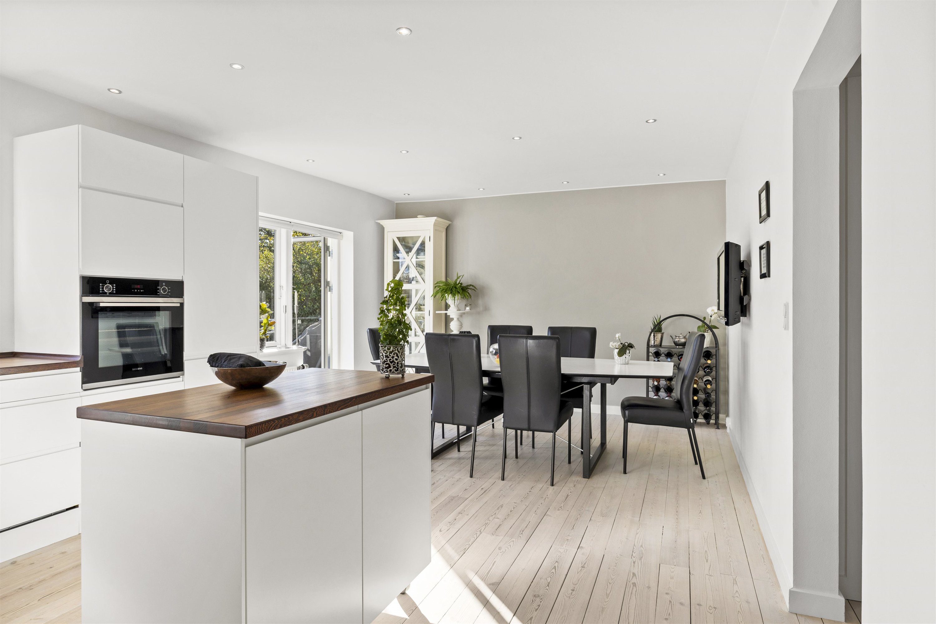 Fremhævet køkken billede i fuldskærmstilstand. Billede af Galschiøtsvej 15, 3000 Helsingør