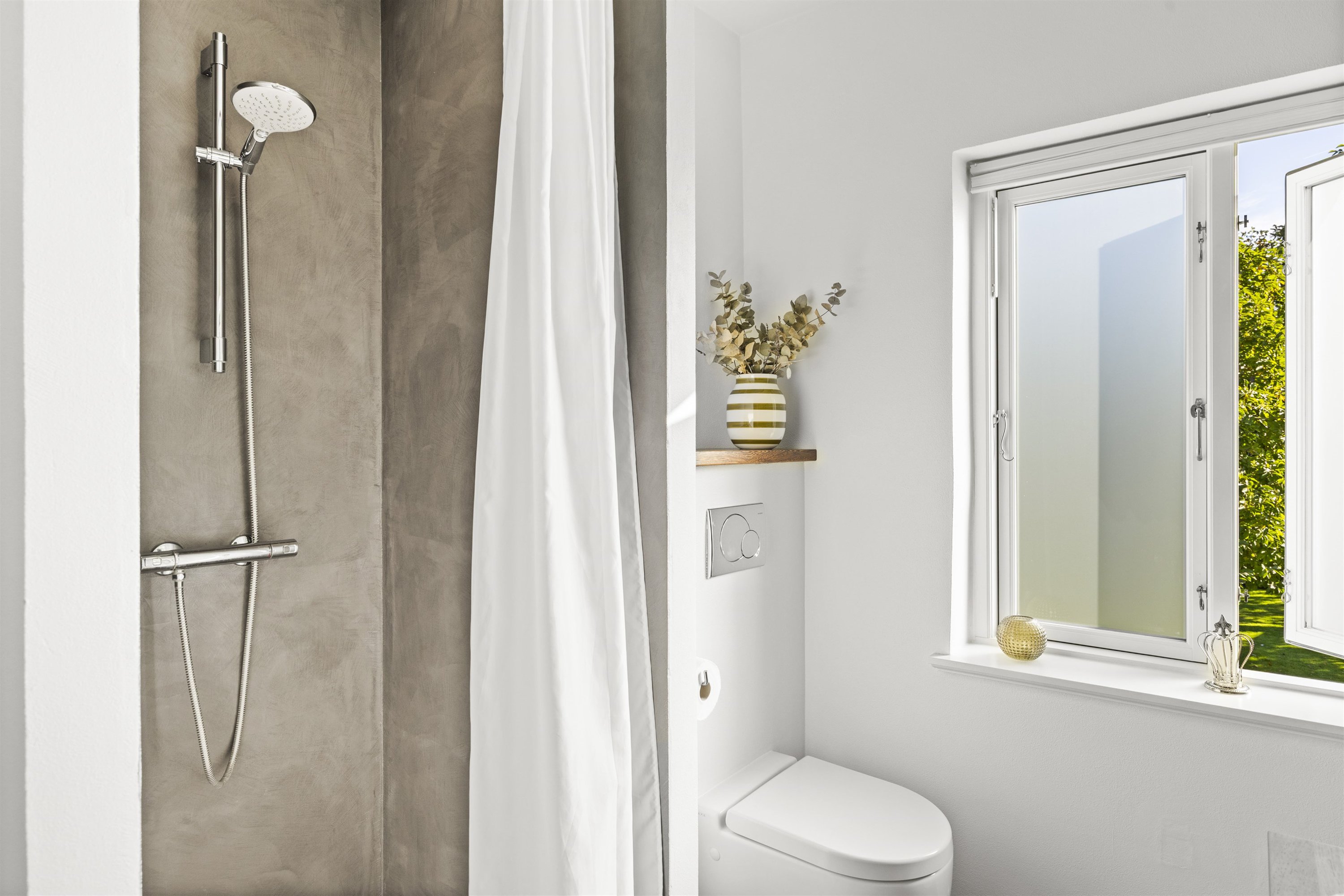 Fremhævet badeværelse billede i fuldskærmstilstand. Billede af Galschiøtsvej 15, 3000 Helsingør