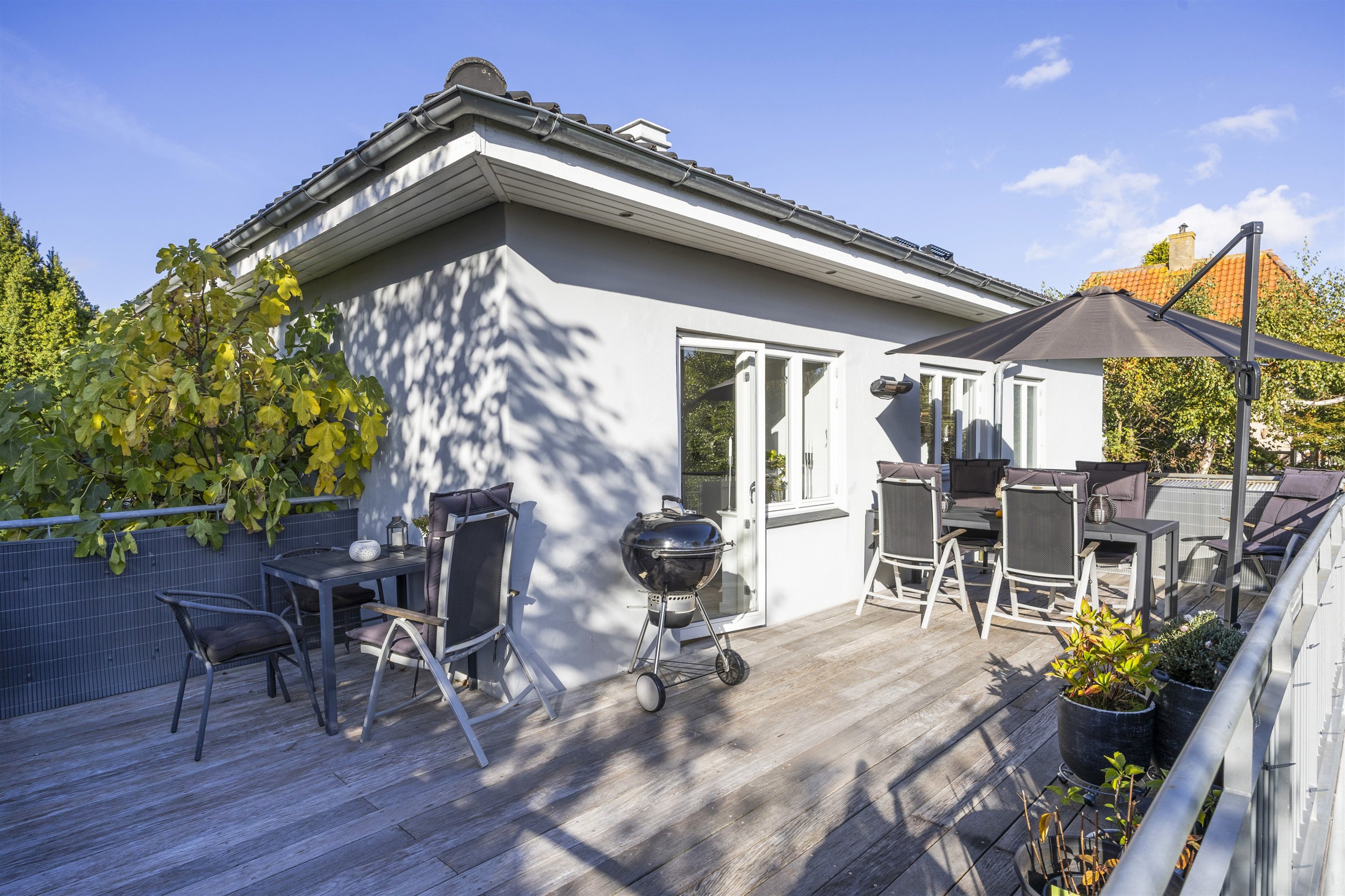 Fremhævet terrasse billede i fuldskærmstilstand. Billede af Galschiøtsvej 15, 3000 Helsingør