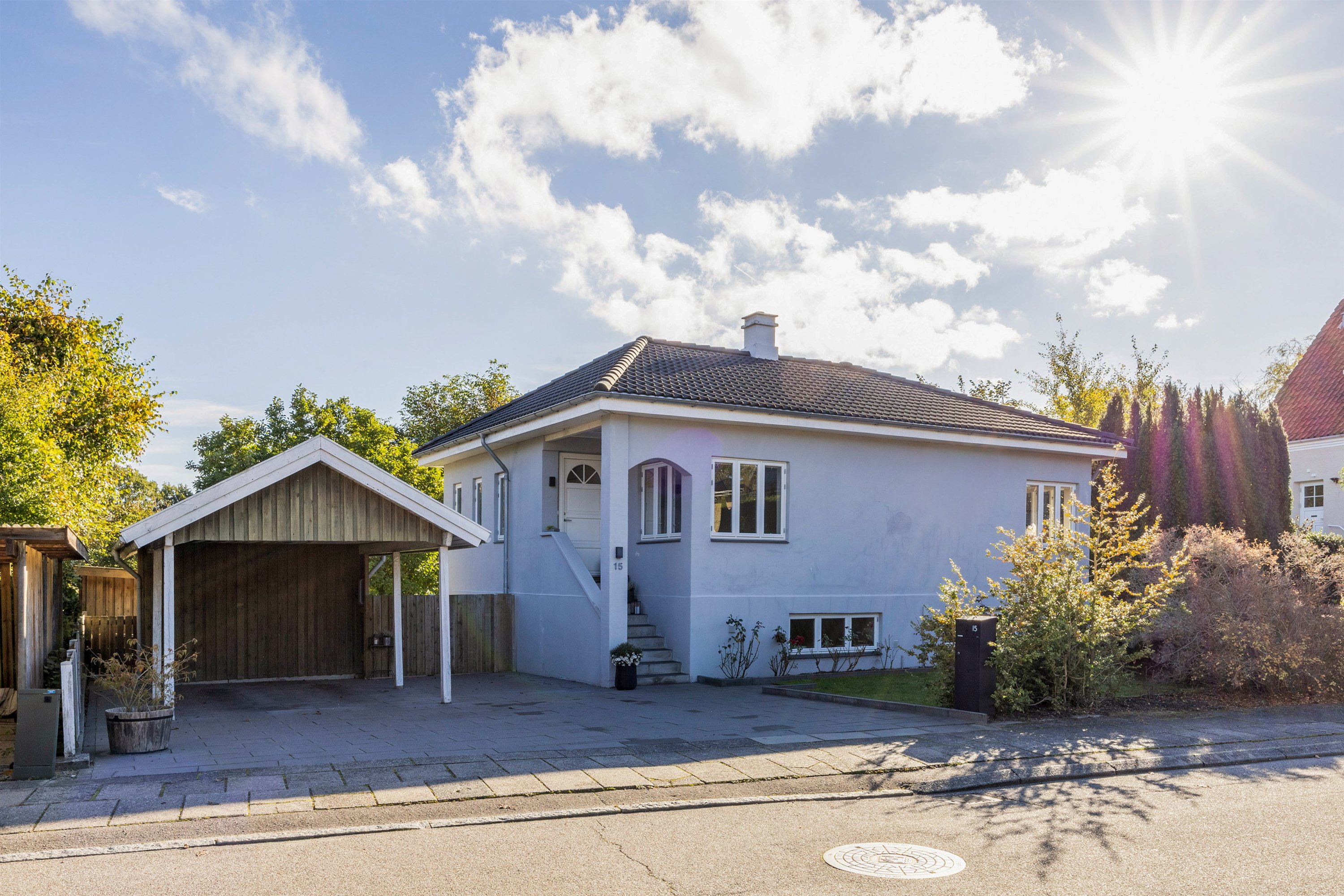 Fremhævet set fra vejen billede i fuldskærmstilstand. Billede af Galschiøtsvej 15, 3000 Helsingør