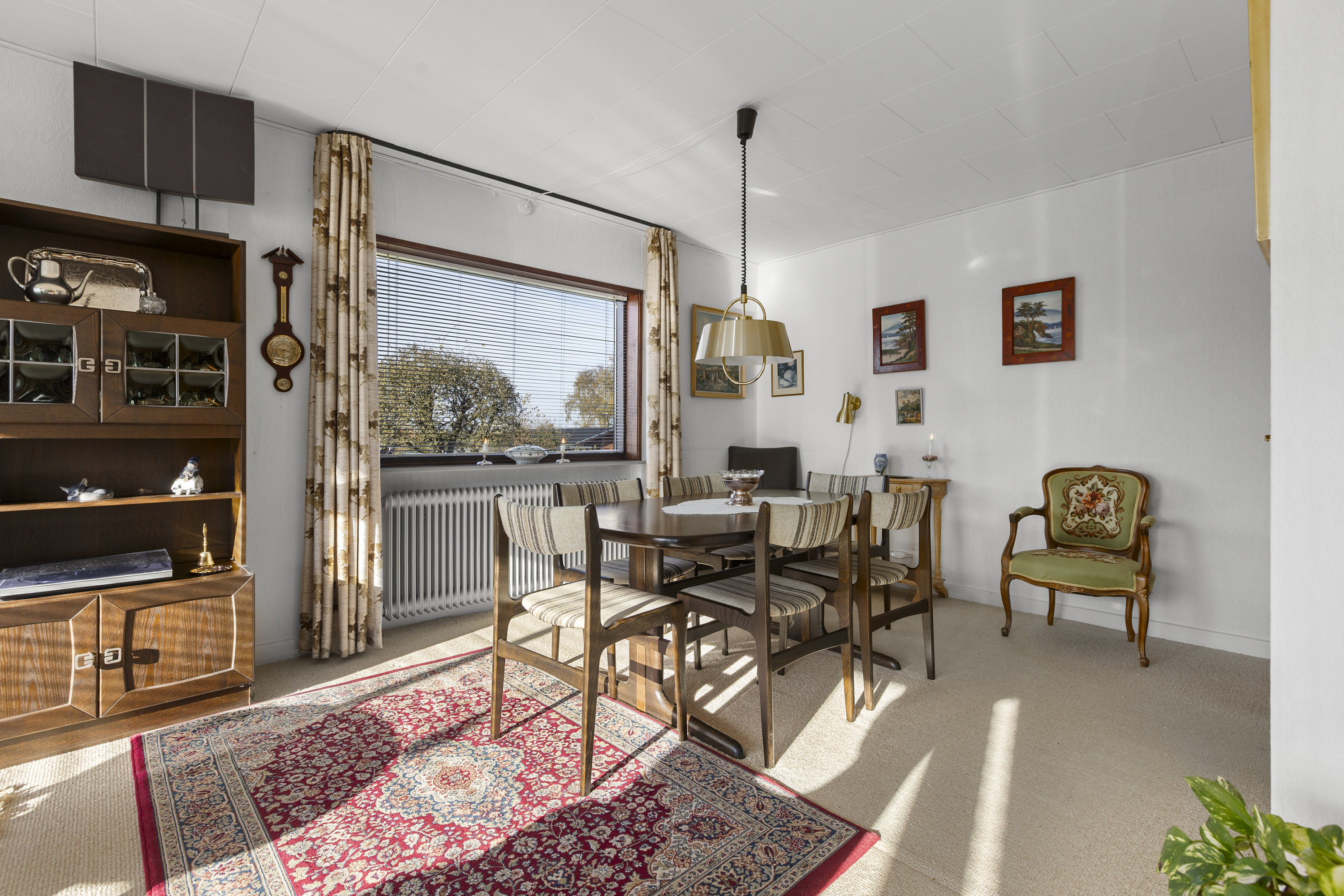 Fremhævet stue billede i fuldskærmstilstand. Billede af Hybenvej 33, 4100 Ringsted